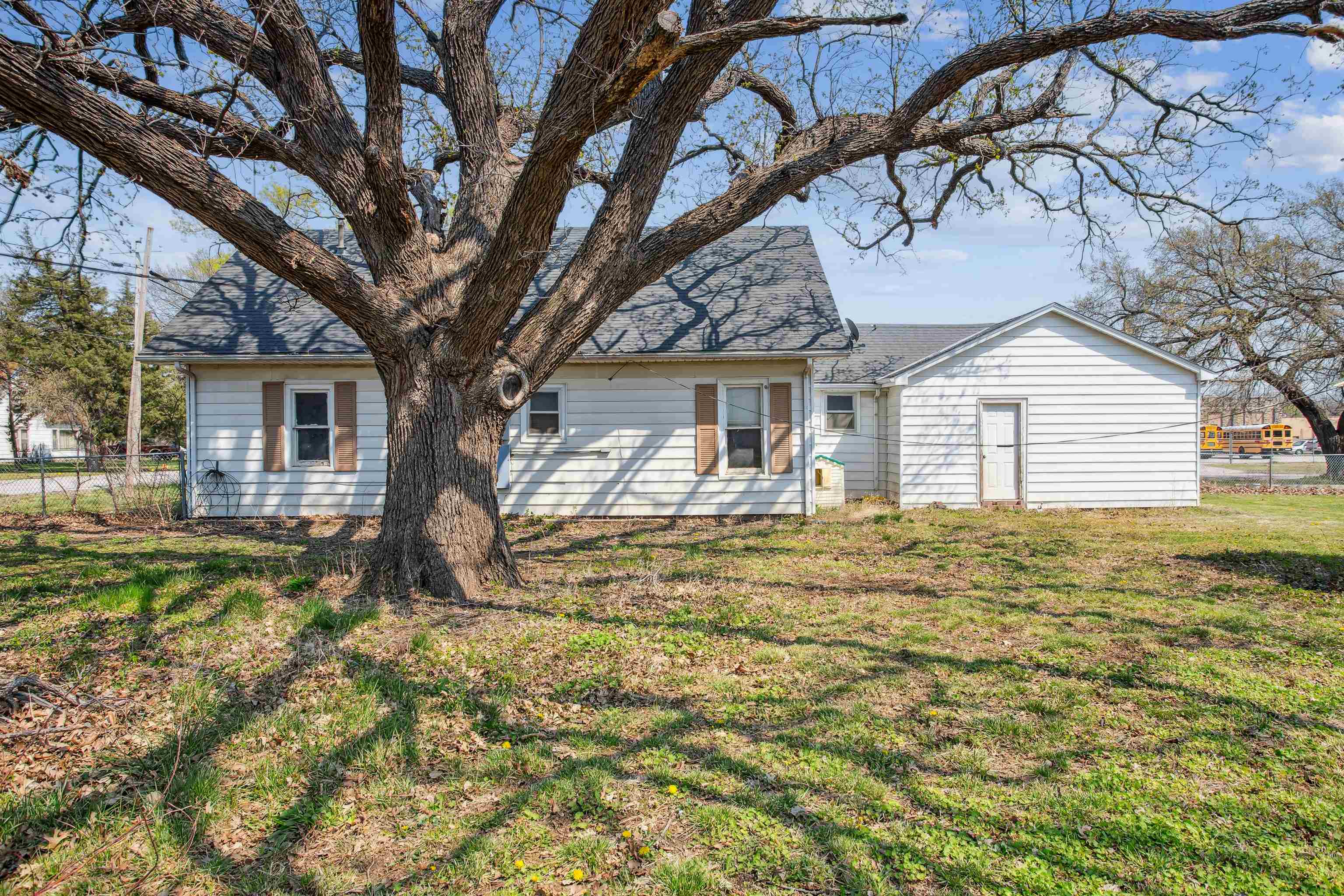 815 N Stadium Property Photo 31