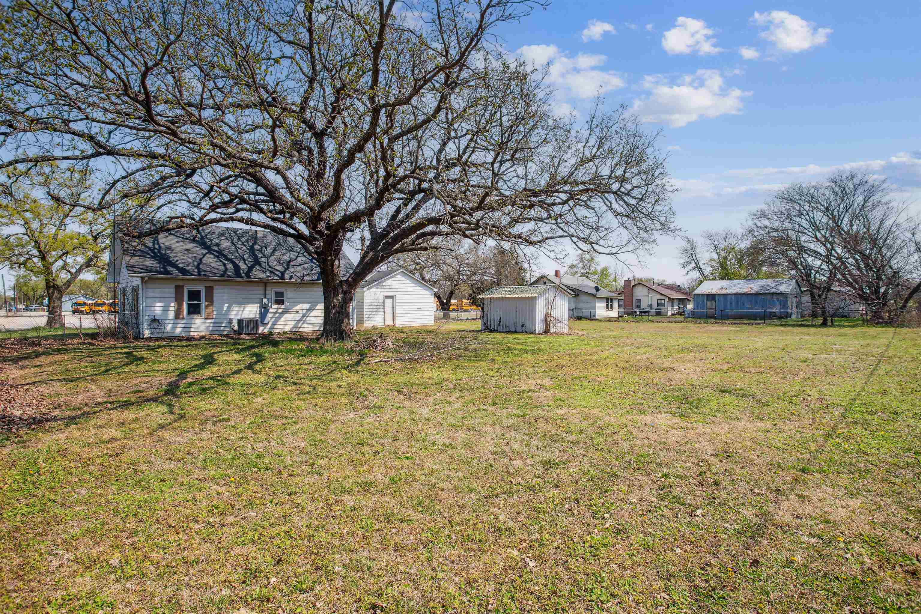 815 N Stadium Property Photo 32