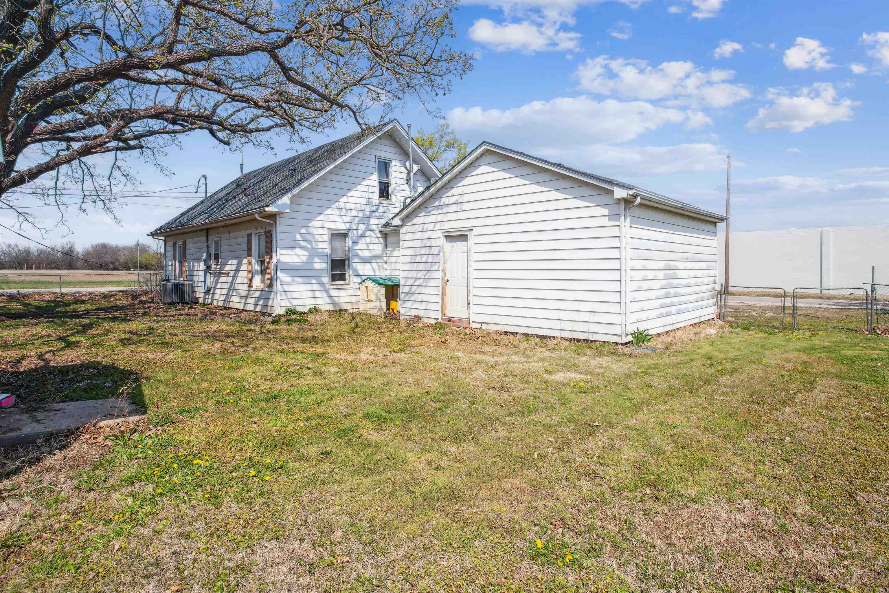 815 N Stadium Property Photo 33
