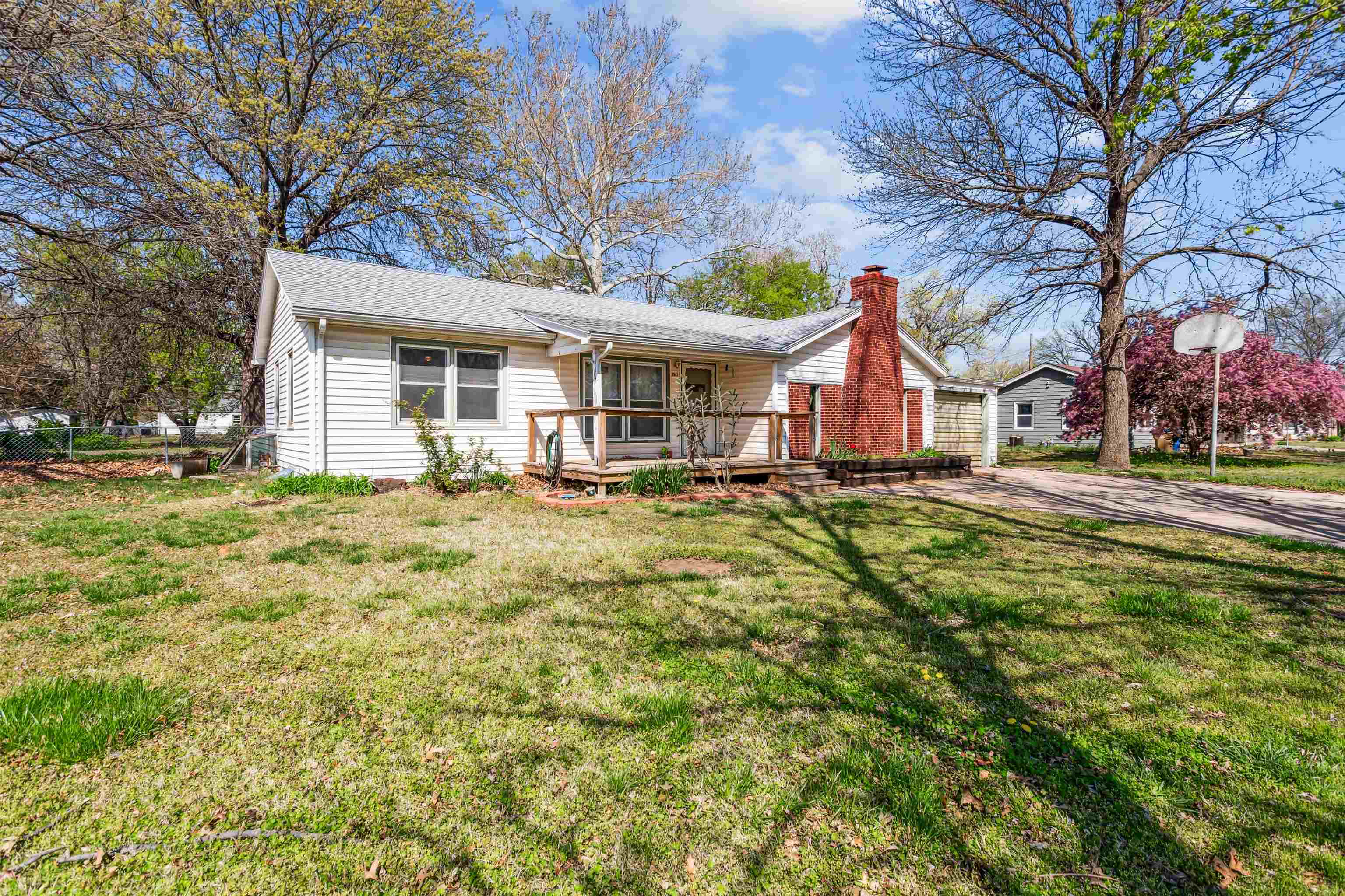 2643 N Meridan Property Photo 2