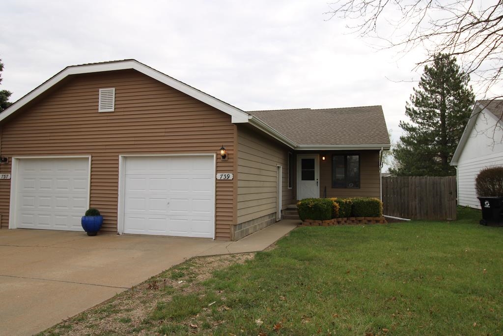 739 Meadowbrook Property Photo