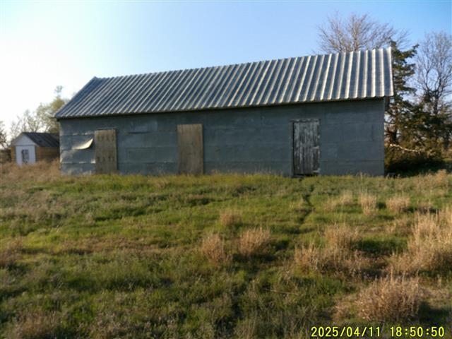 18425 Shoreline Rd Property Photo 9
