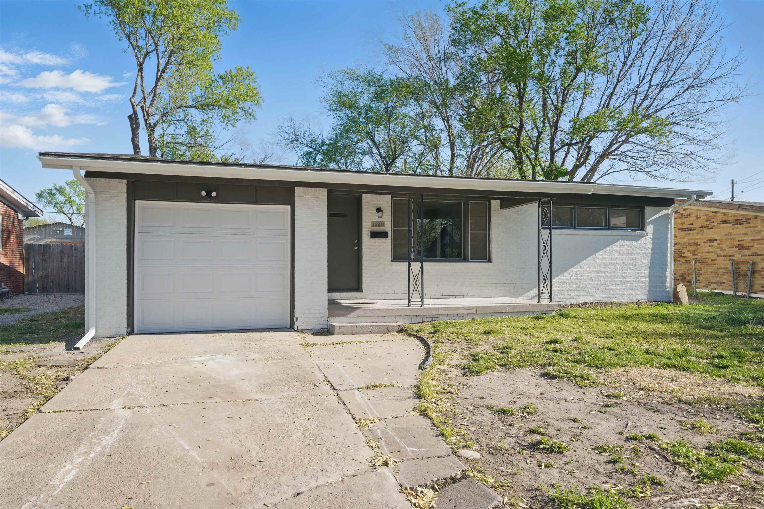 1920 W Lydia St Property Photo