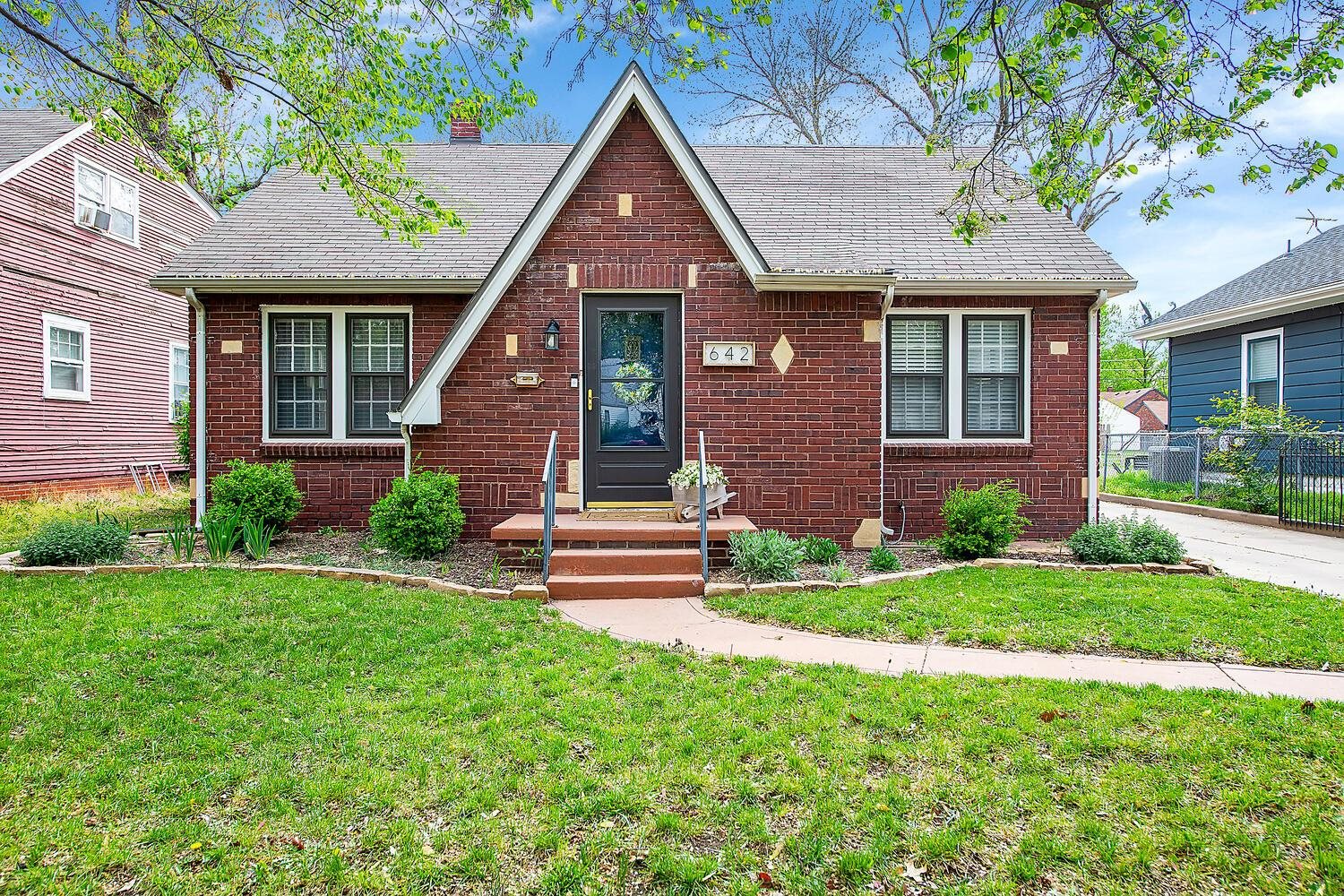 642 S Erie St Property Photo