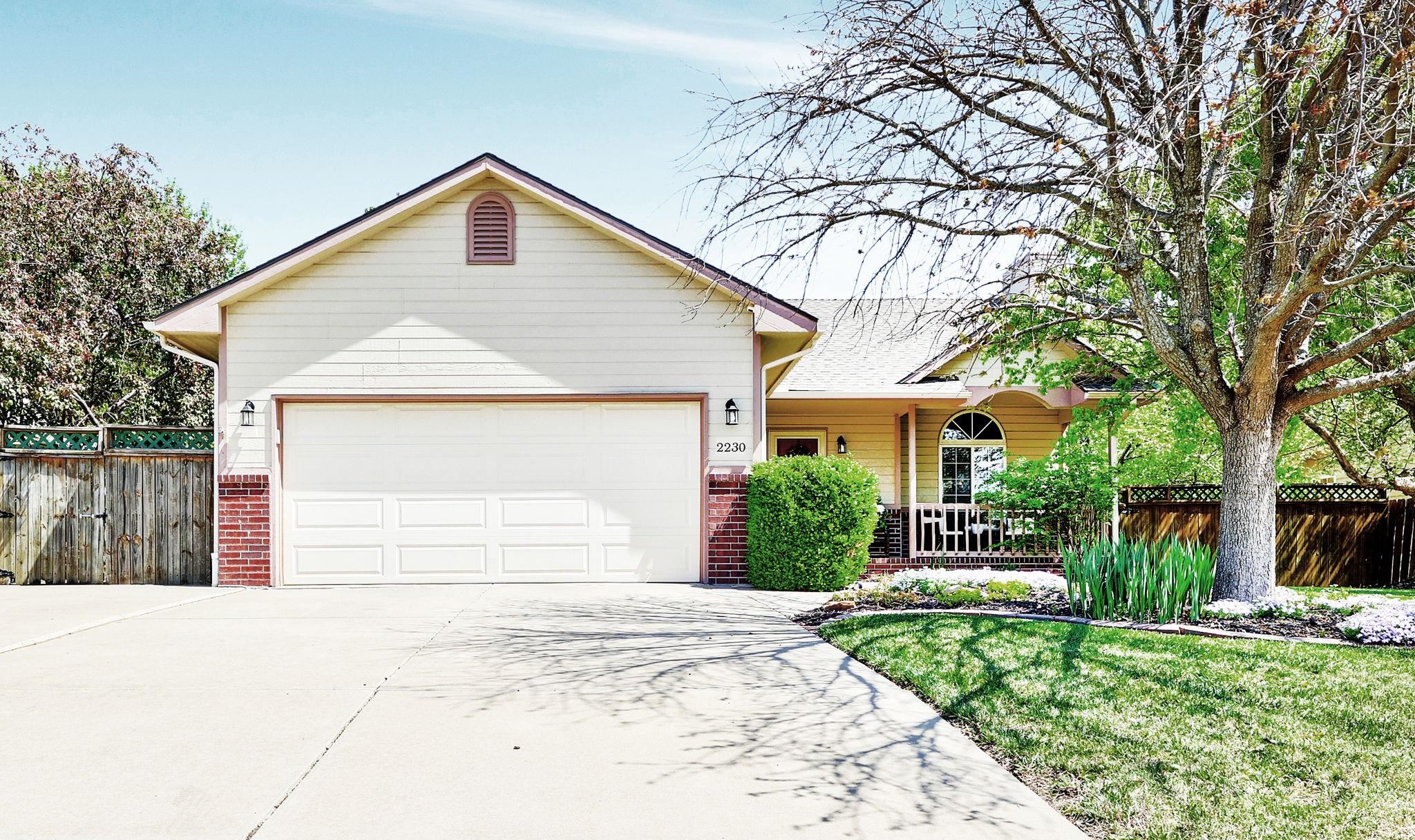 2230 N Duckcreek Ln Property Photo 1