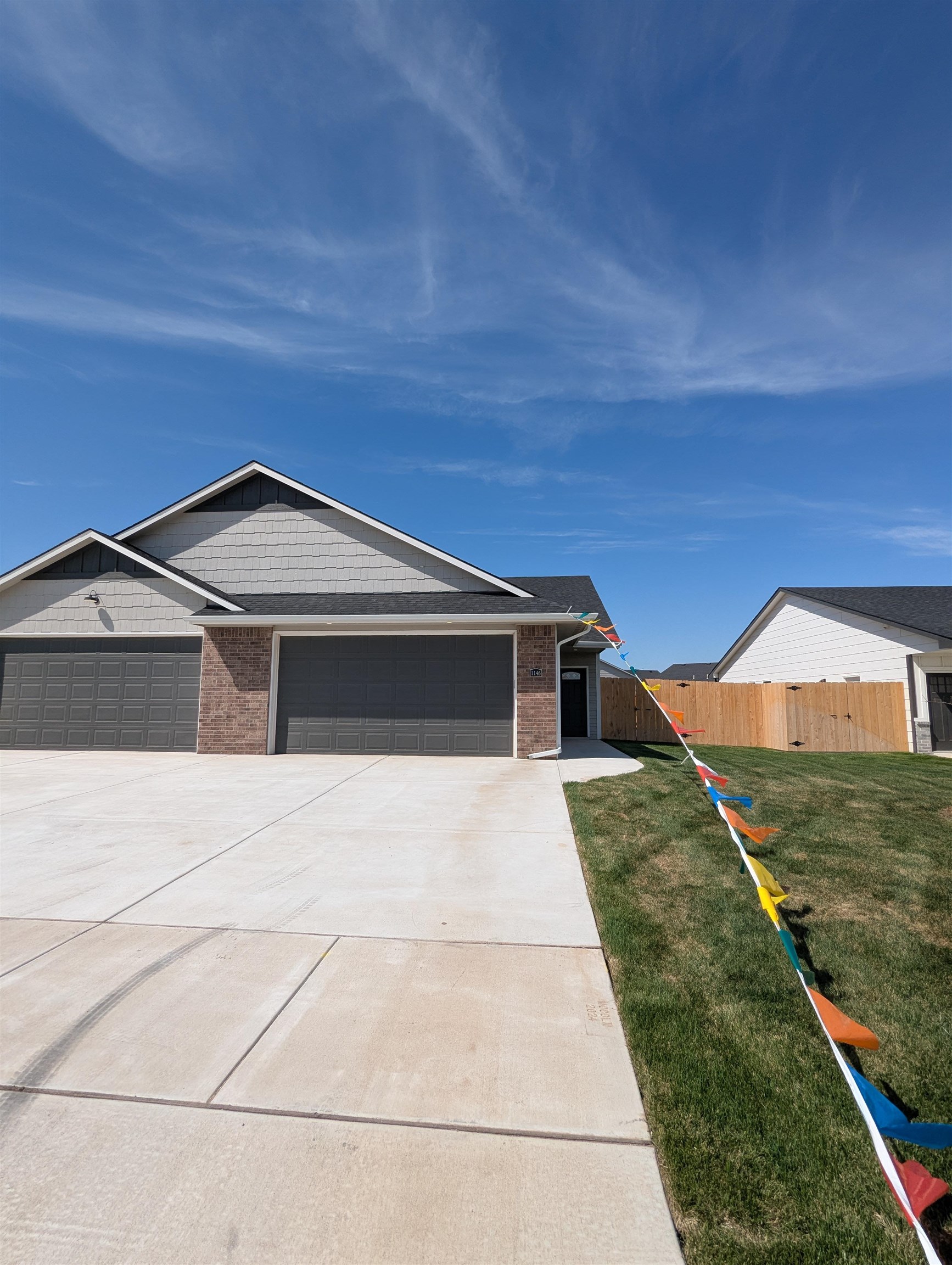 1146 W Trek Cir Property Photo