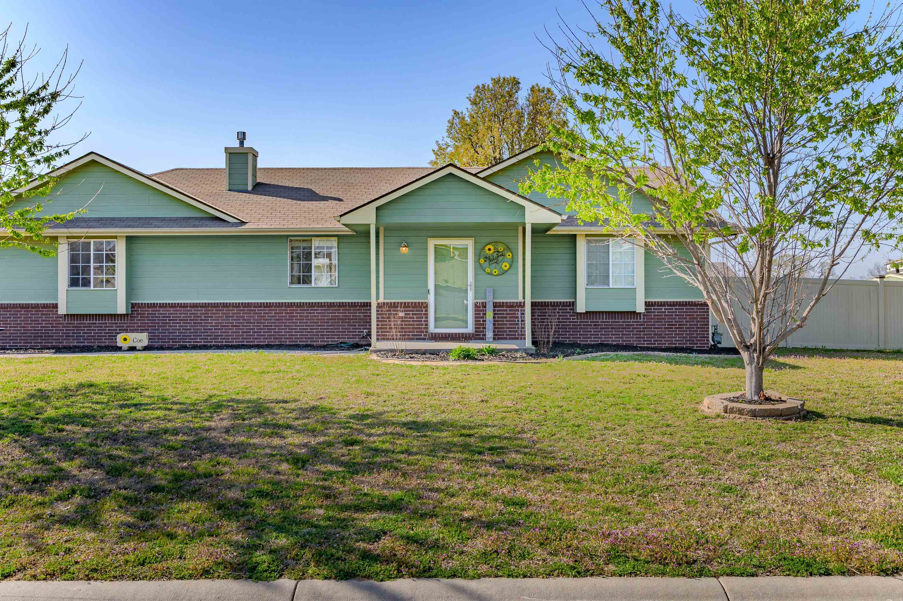 763 E Peach Ave Property Photo