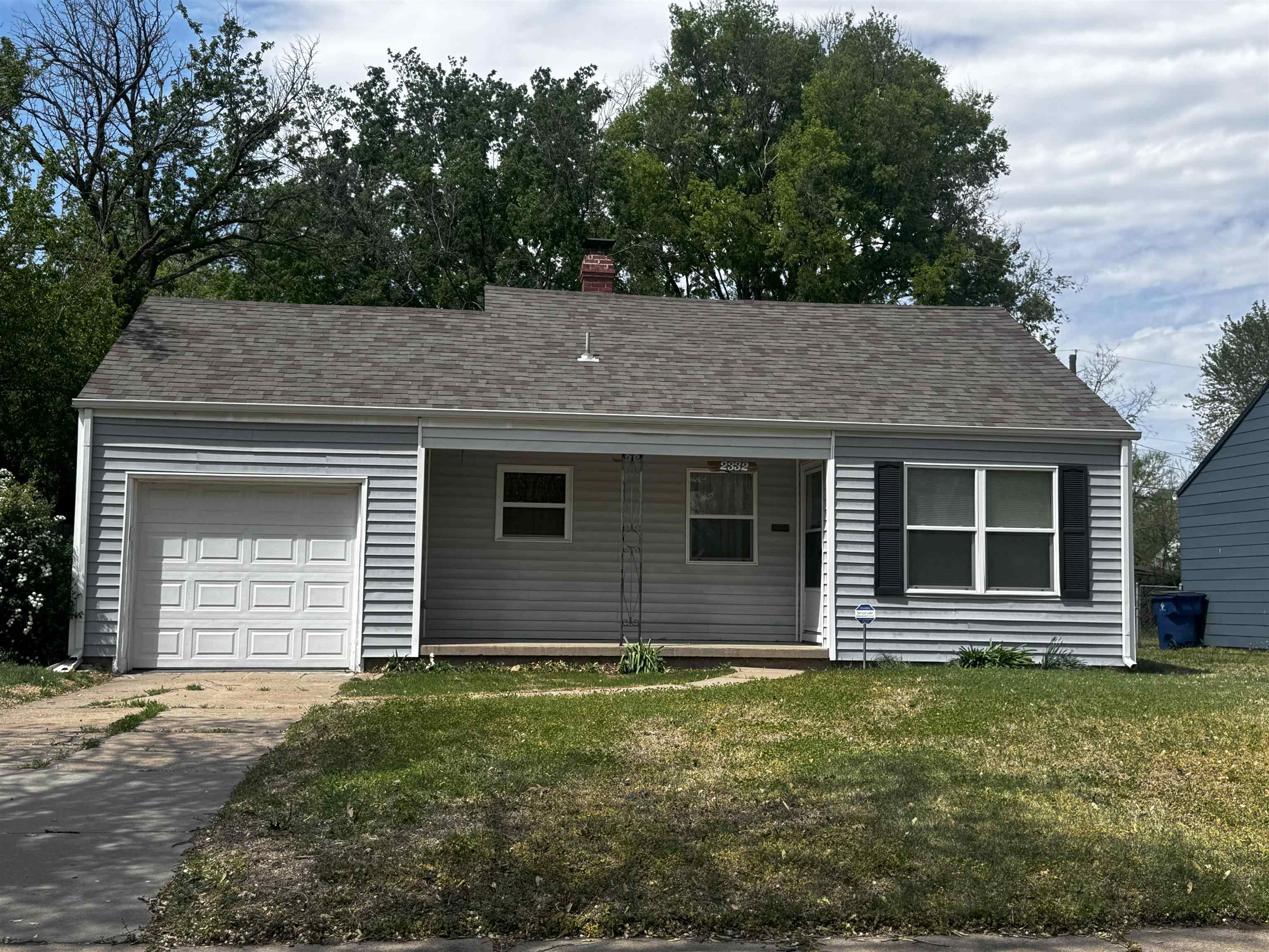 2332 E Rivera Property Photo