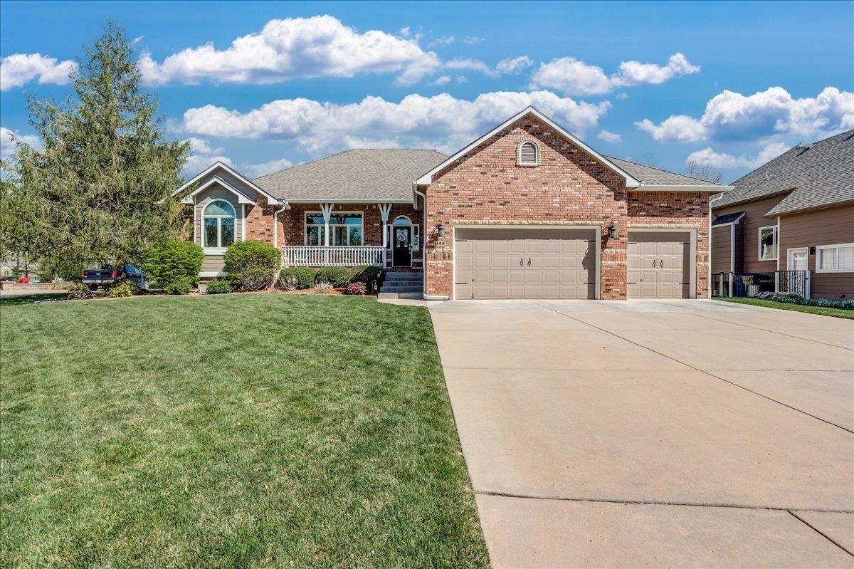 1608 Gleneagles Ct Property Photo