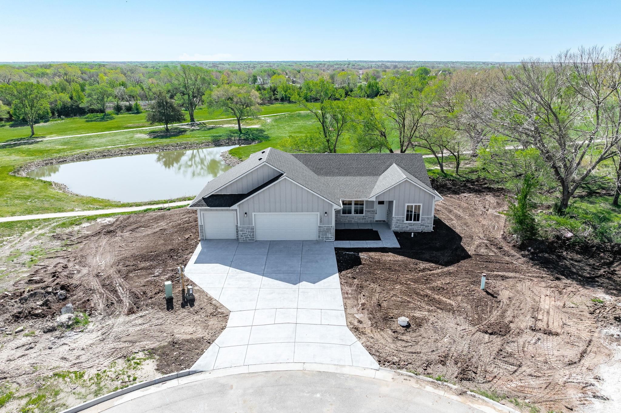 1350 Skyview Dr Property Photo