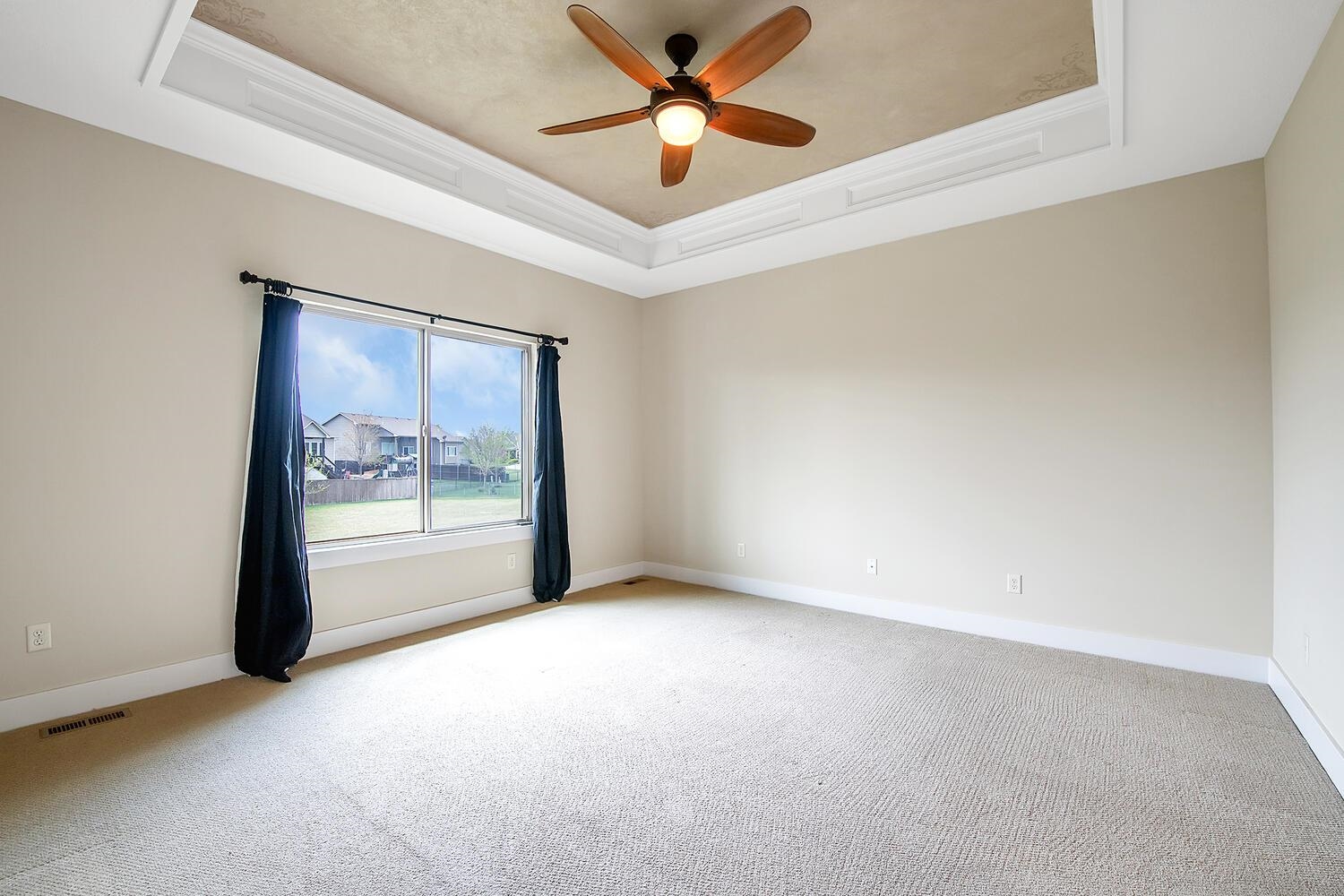 2351 N Sandstone St Property Photo 9