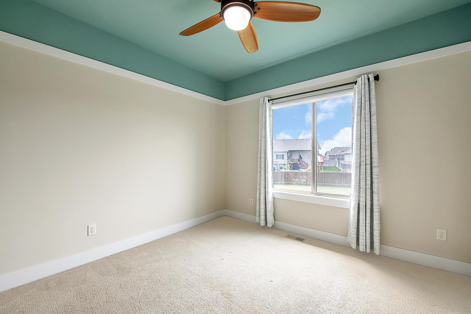 2351 N Sandstone St Property Photo 17