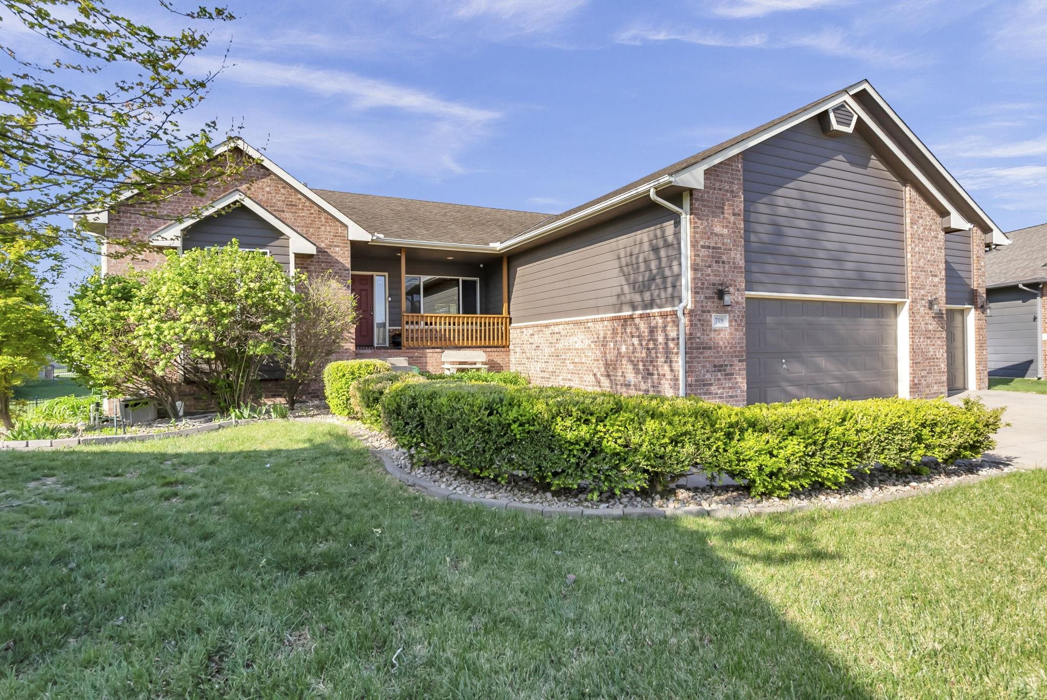 709 W Fieldstone Ct Property Photo