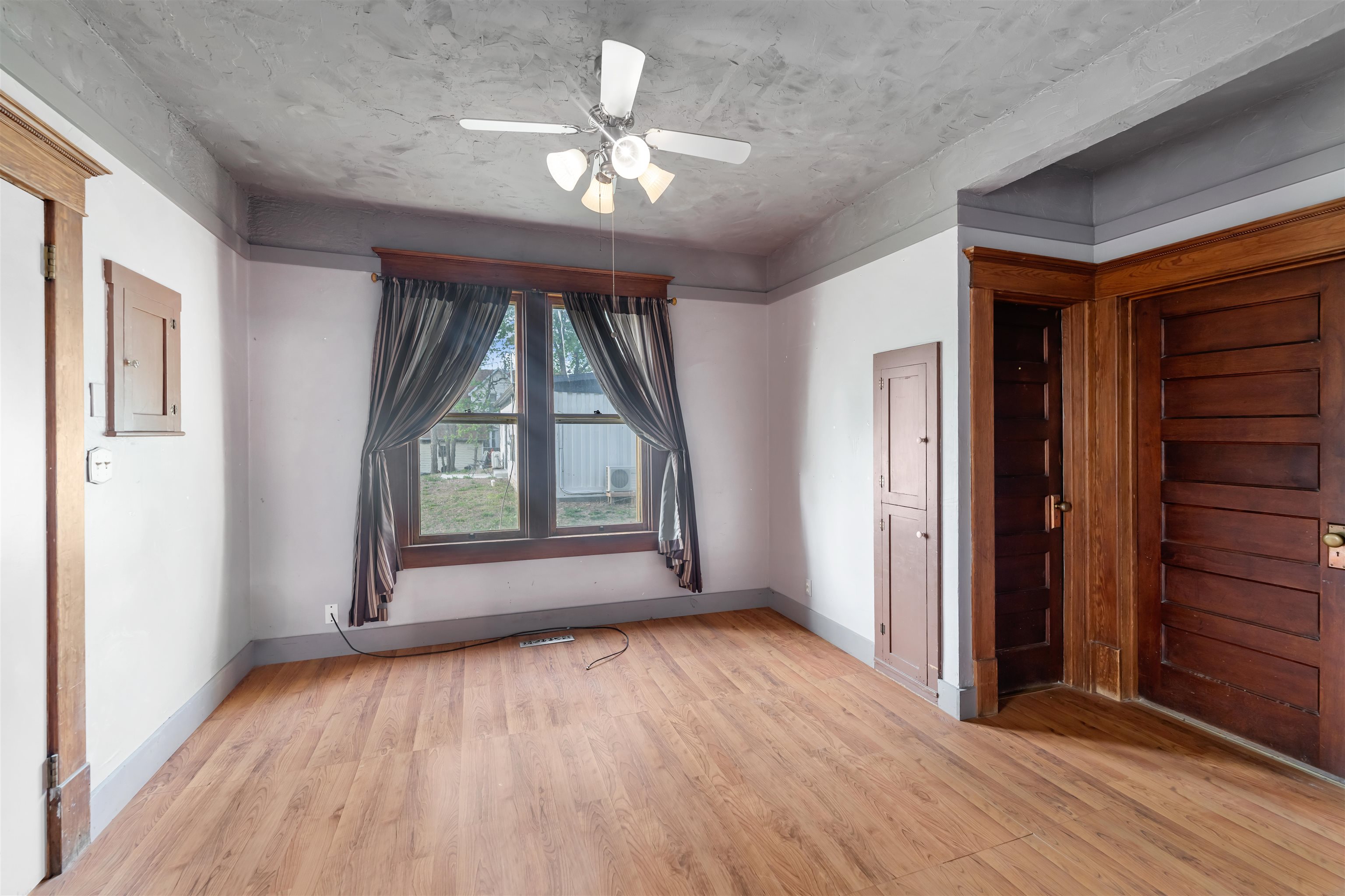 330 S Chestnut St Property Photo 8