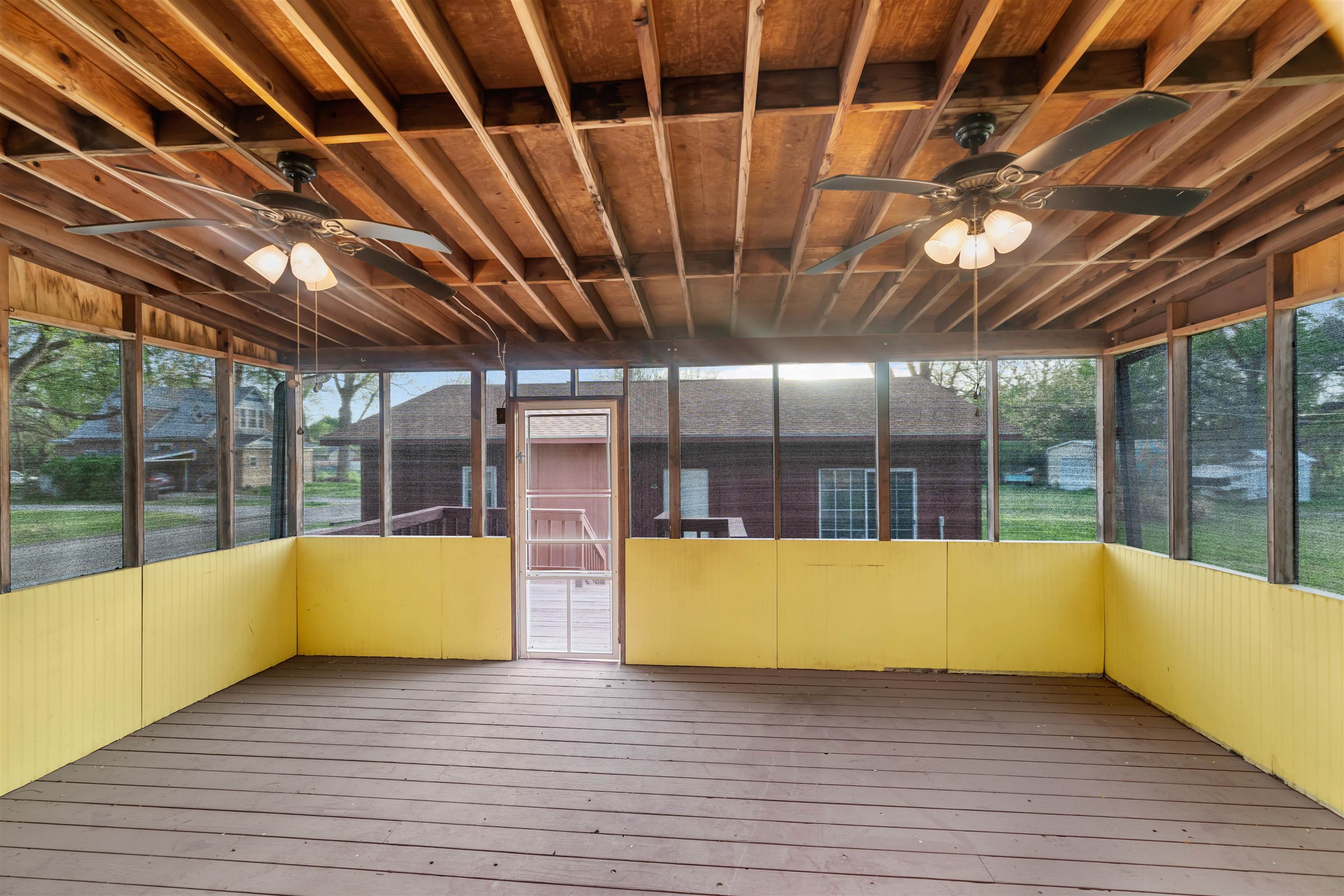 330 S Chestnut St Property Photo 16