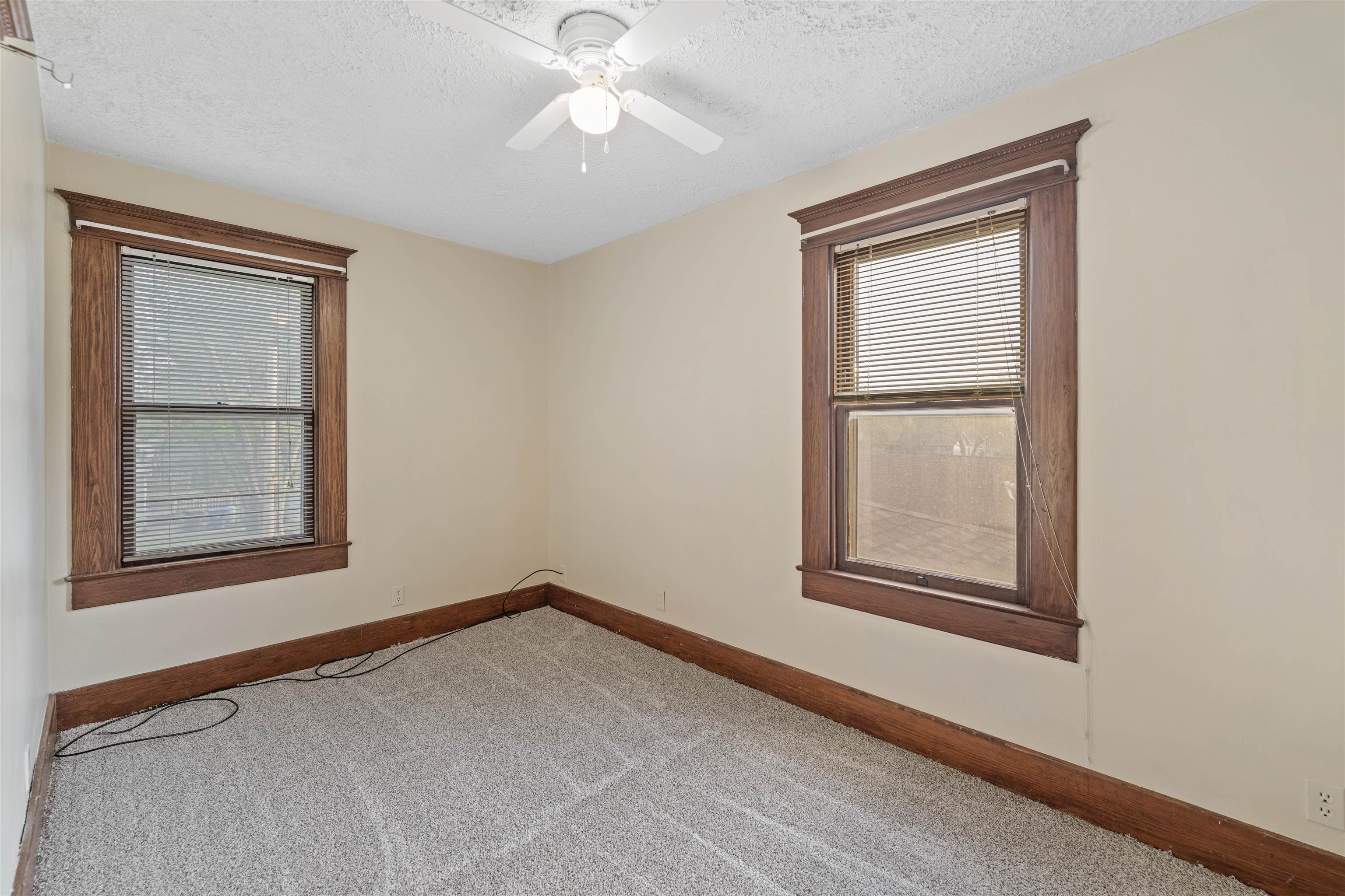 330 S Chestnut St Property Photo 24