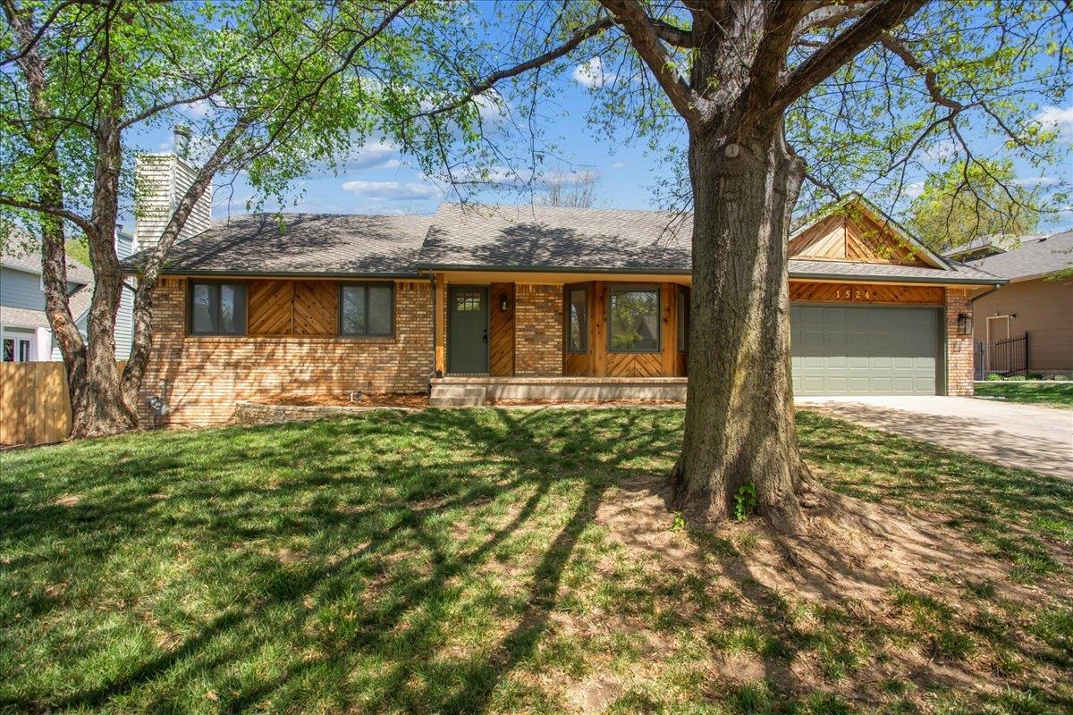 1524 E Mockingbird Ct Property Photo 1