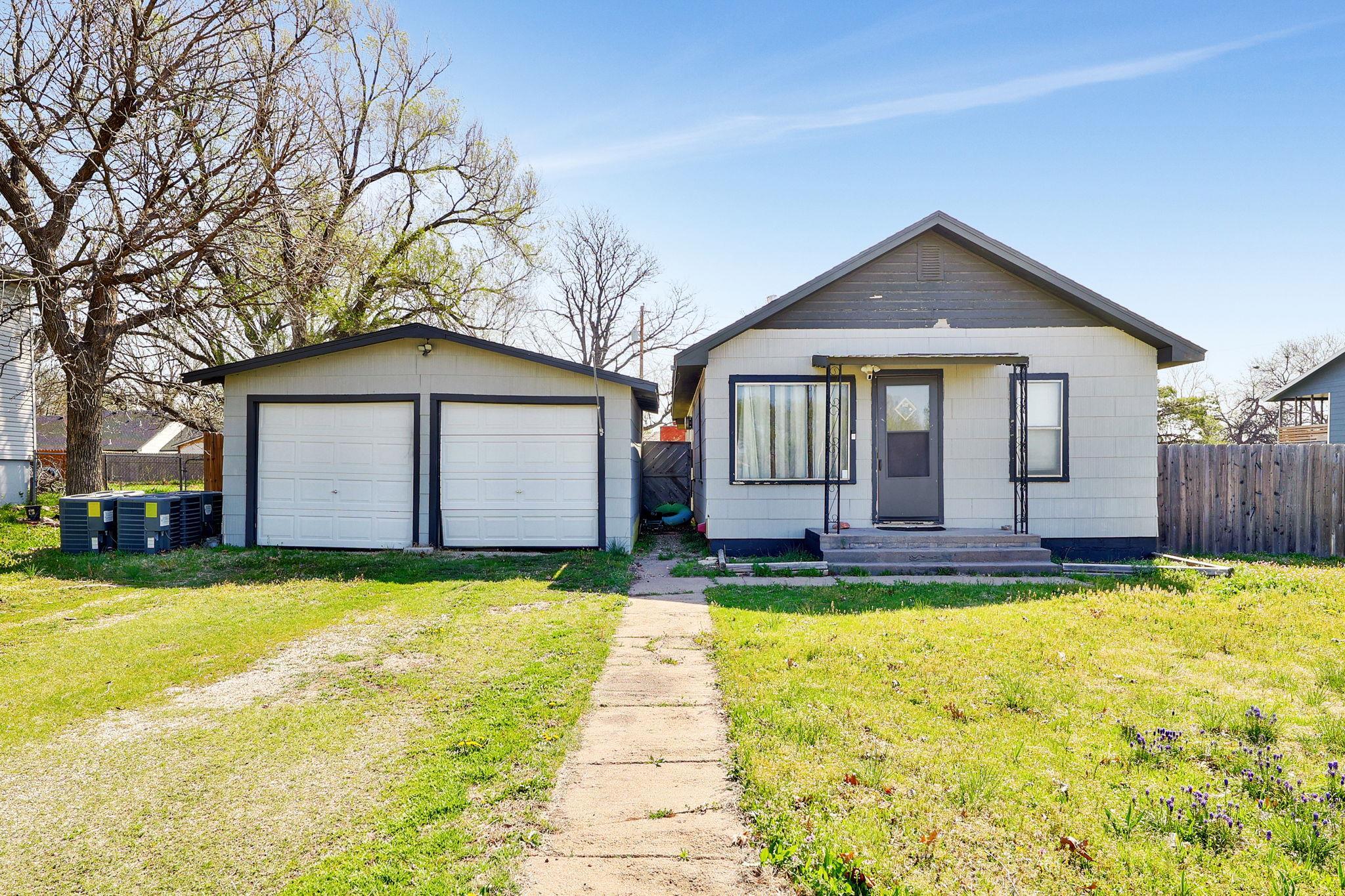 310 N Broadview St Property Photo