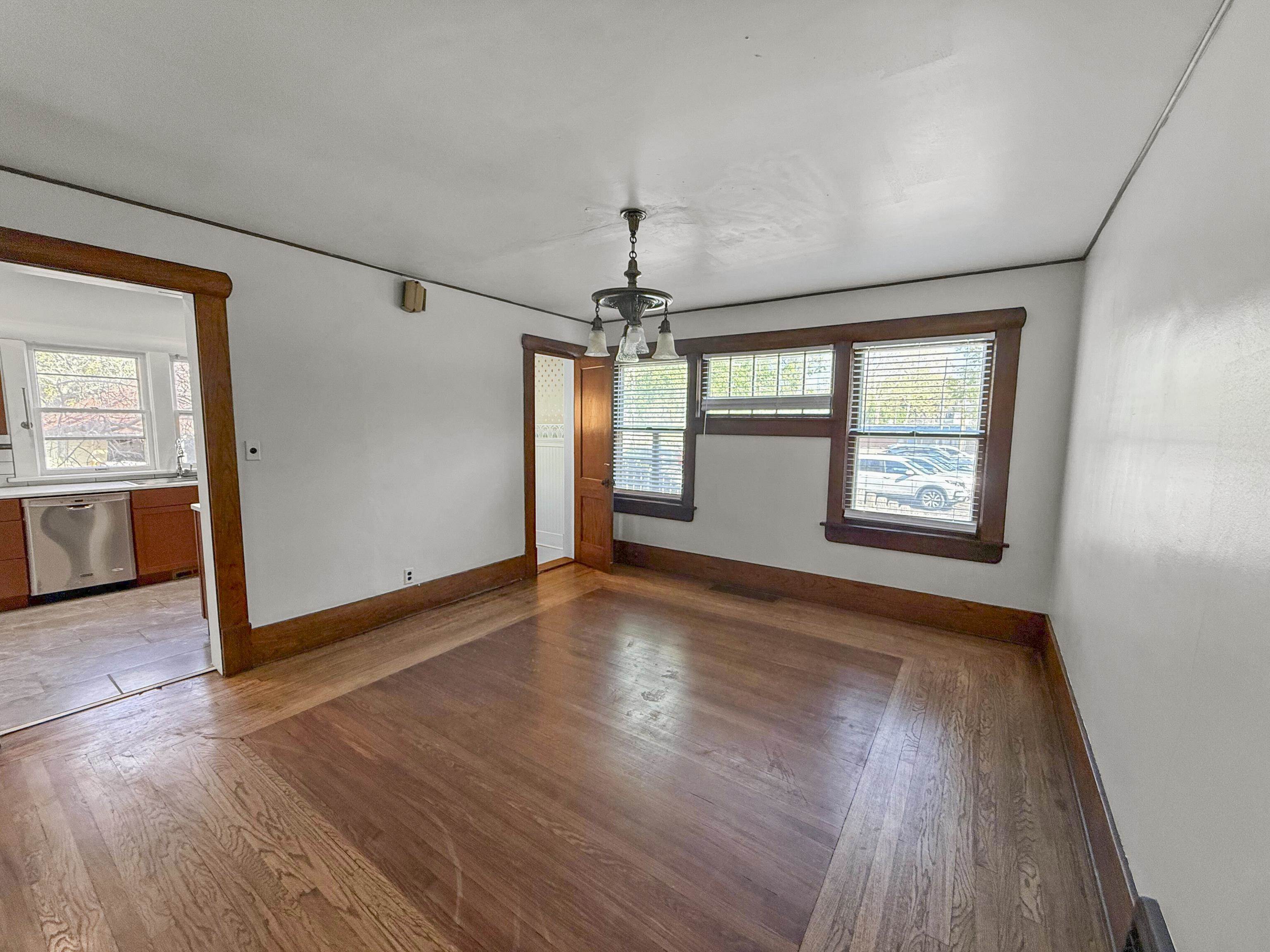 125 N Volutsia Ave Property Photo 5