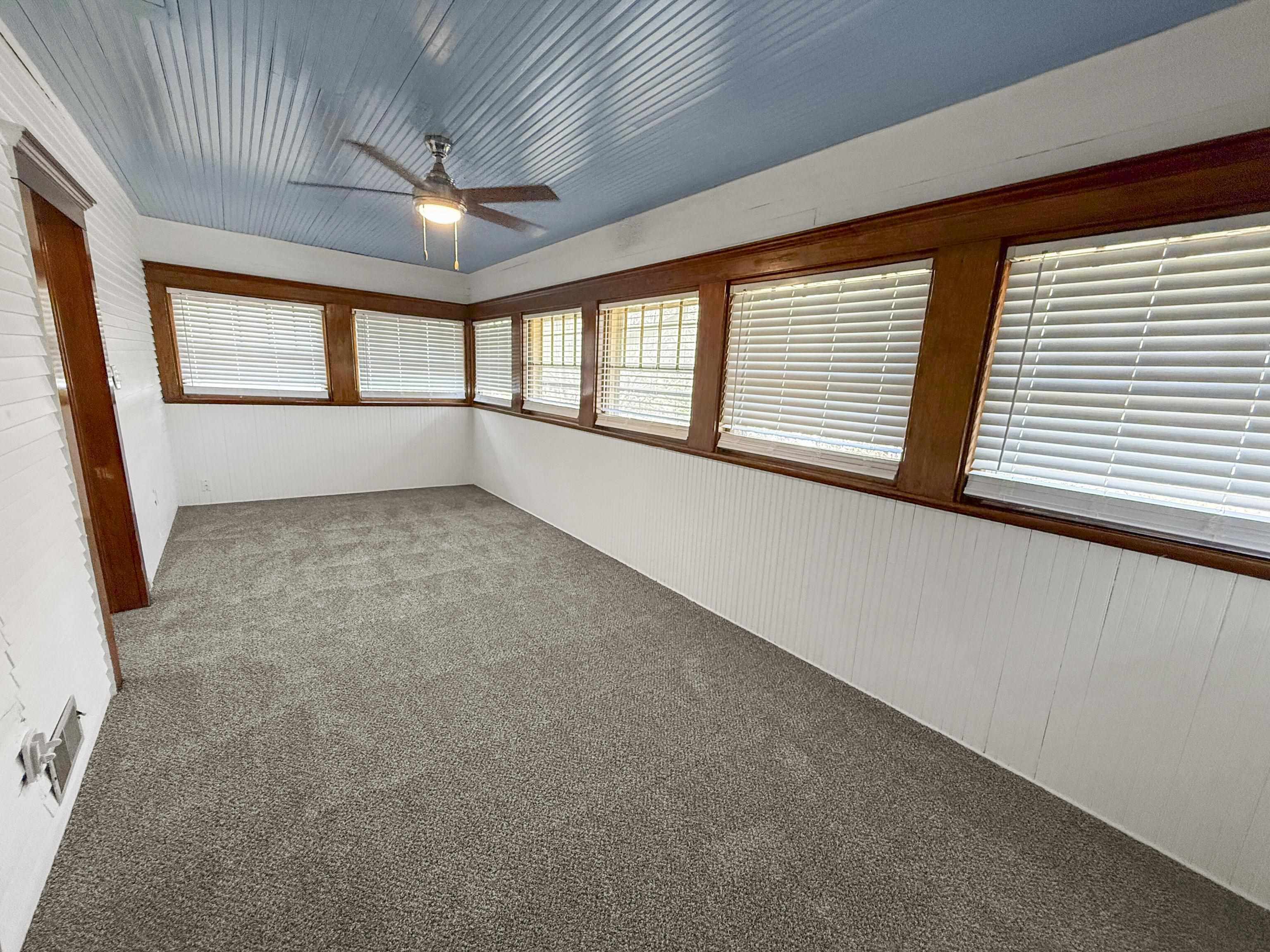 125 N Volutsia Ave Property Photo 17