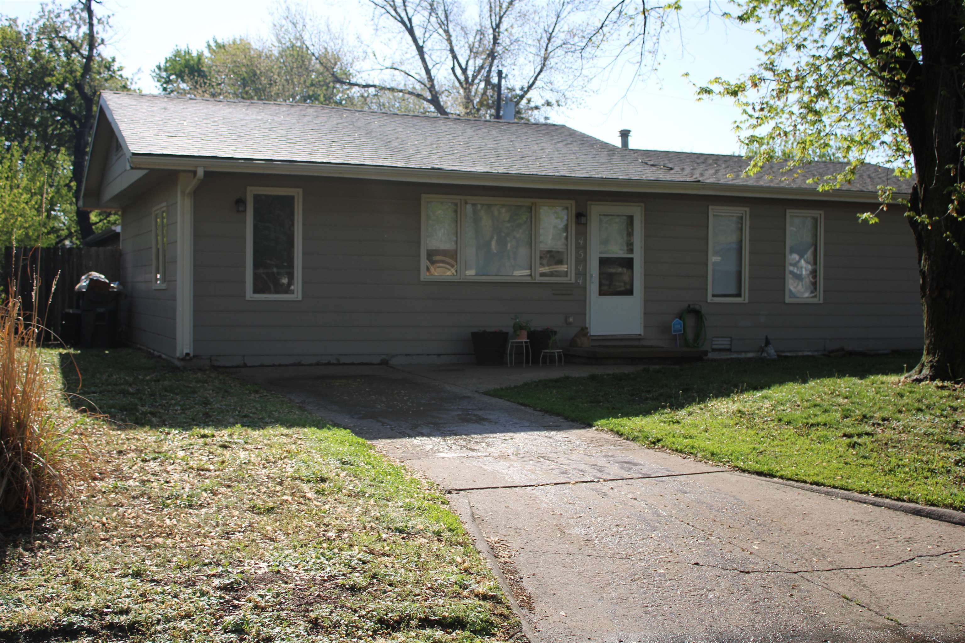 4544 S Vine Property Photo