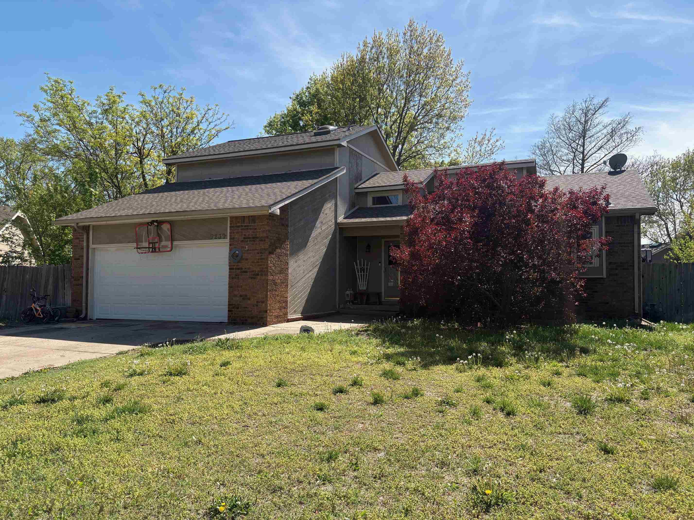 9239 W Westlawn Ct Property Photo