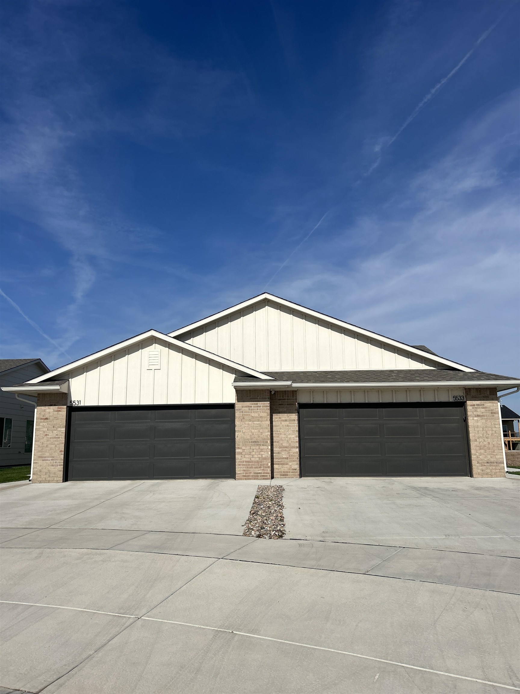 5531-5533 N Sandkey Ct Property Photo
