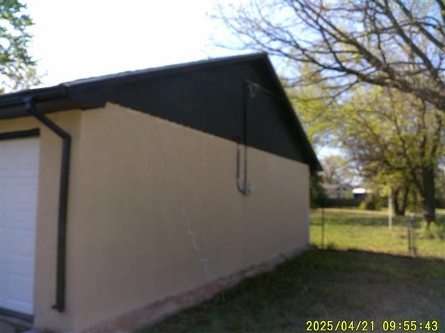 135 Grove St Property Photo 4