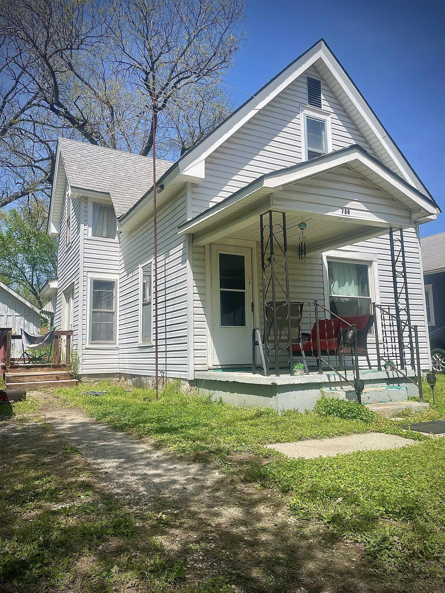 704 E 13th Ave Property Photo
