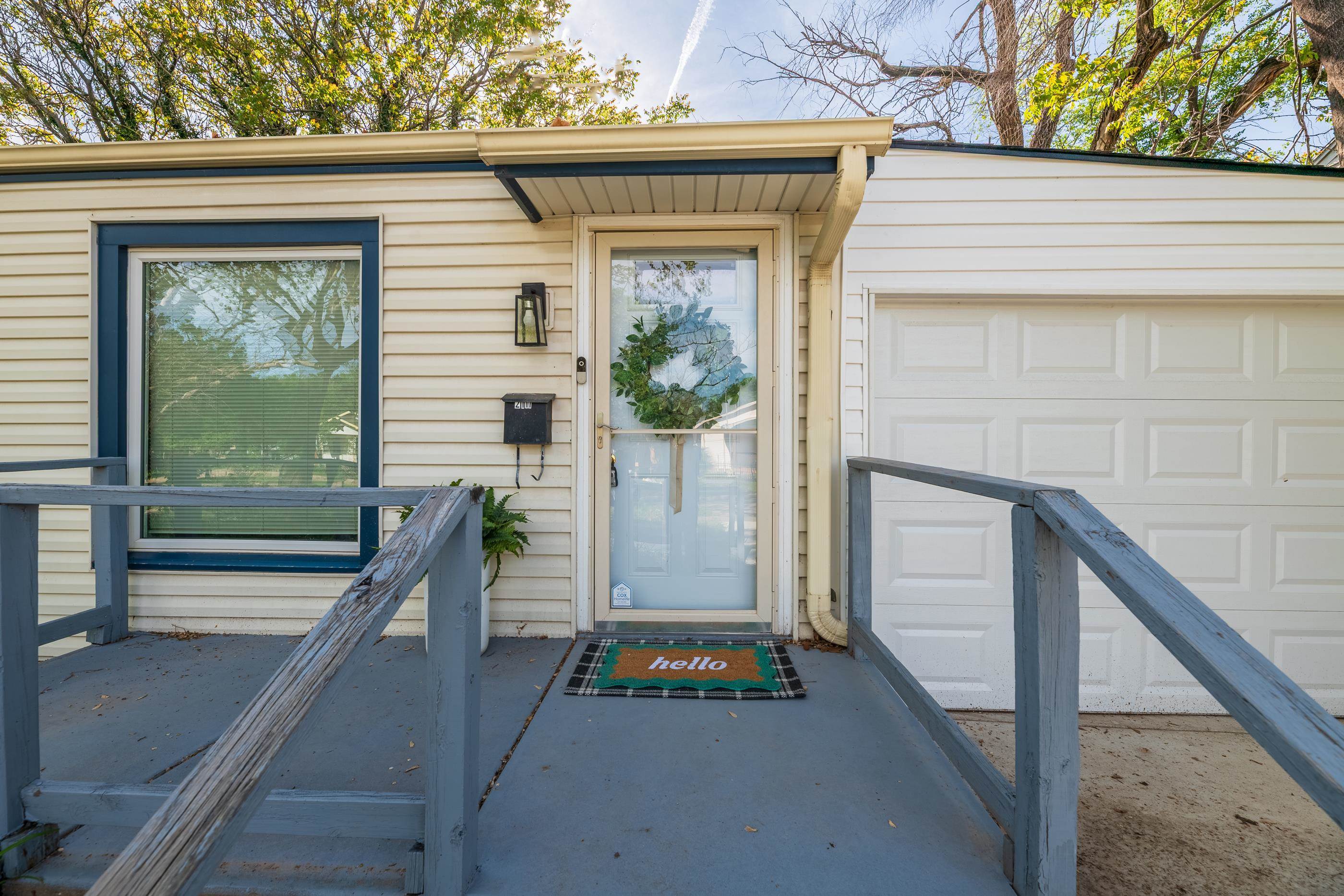 2111 S Palisade Ave Property Photo