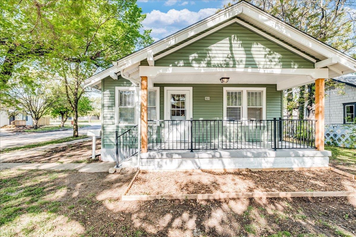 757 S Poplar St Property Photo