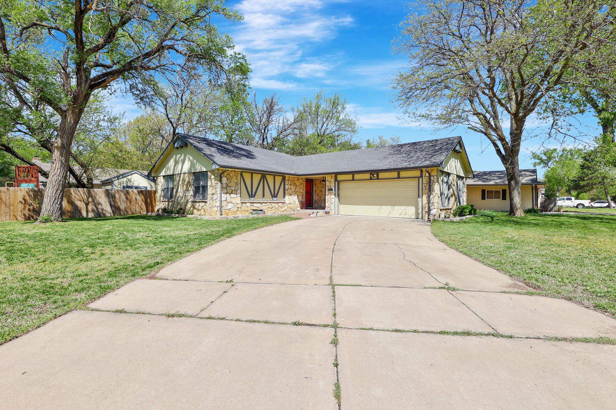 2815 N Terrace Dr Property Photo