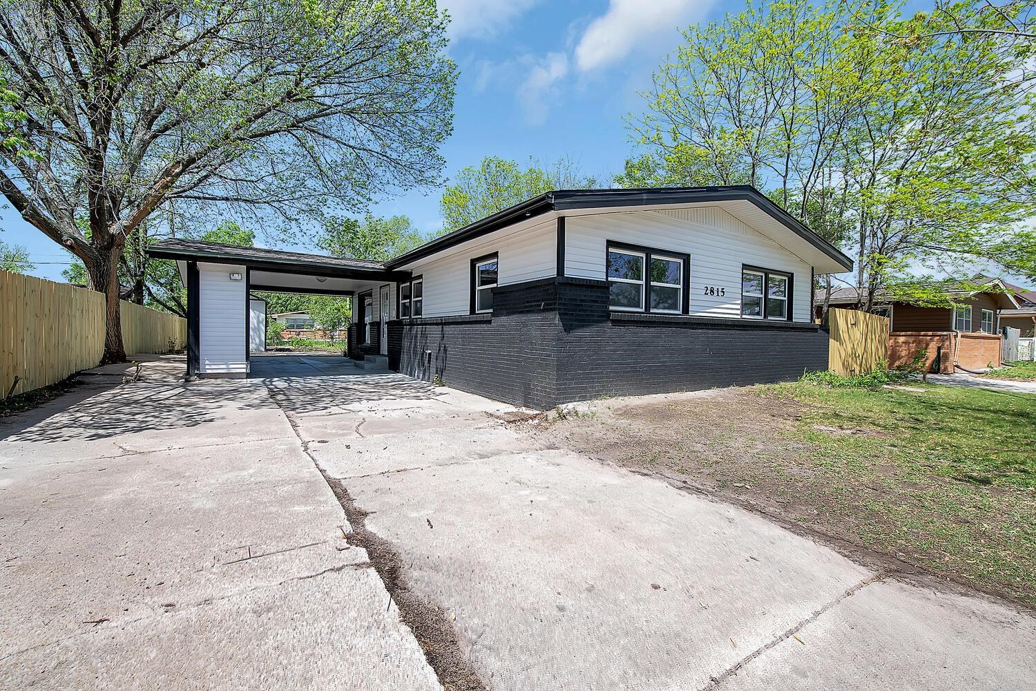 2815 S Glenn Ave Property Photo