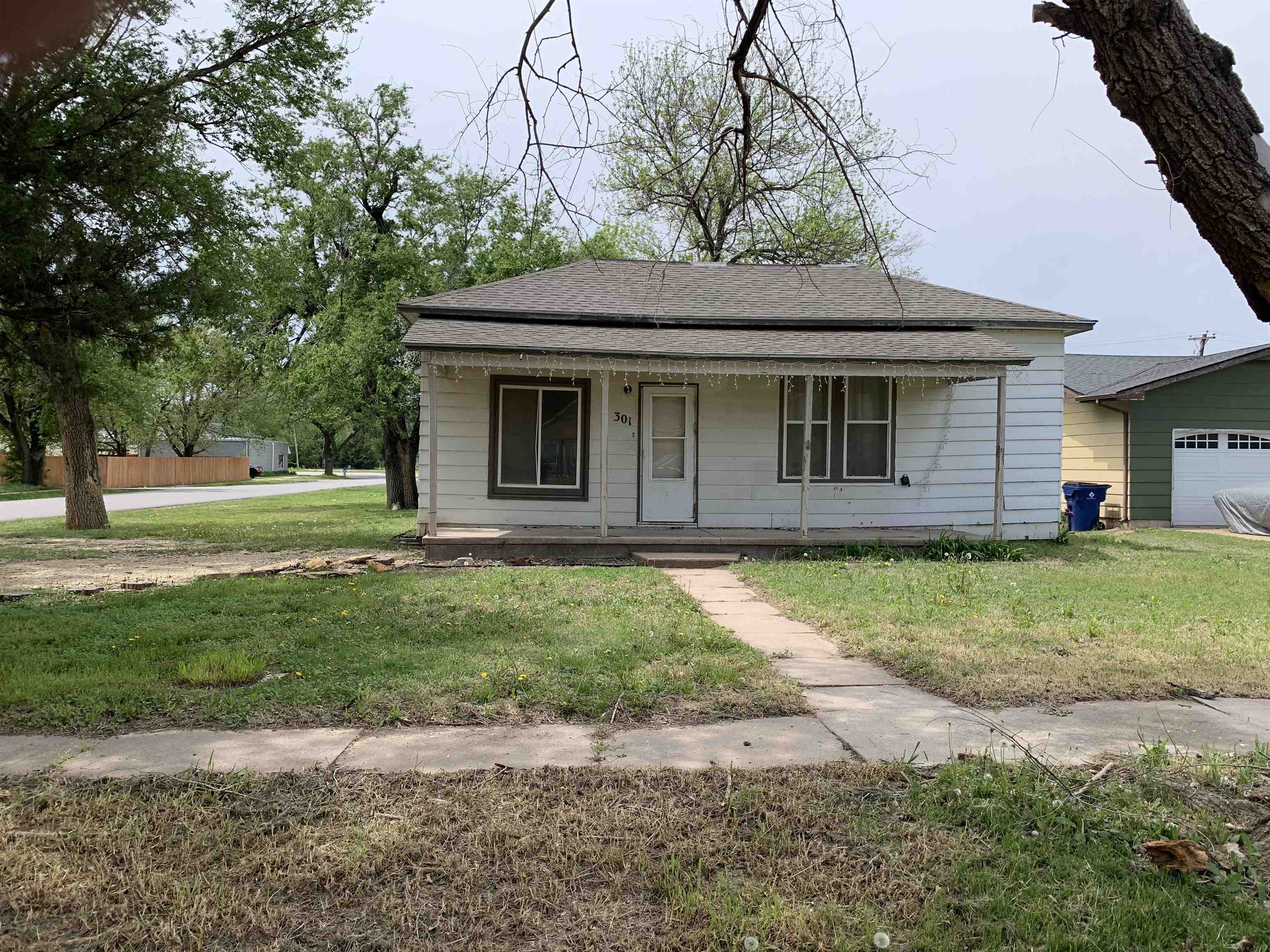 301 N Cedar St Property Photo