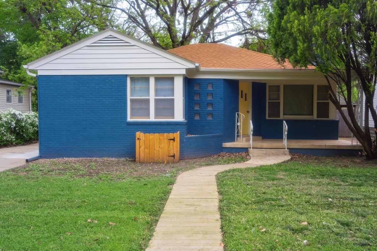 645 Highland Ave Property Photo