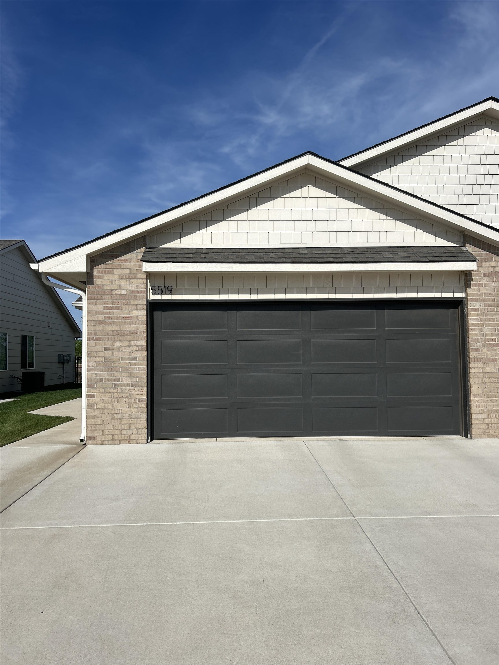 5519-5521 N Sandkey Ct Property Photo 2