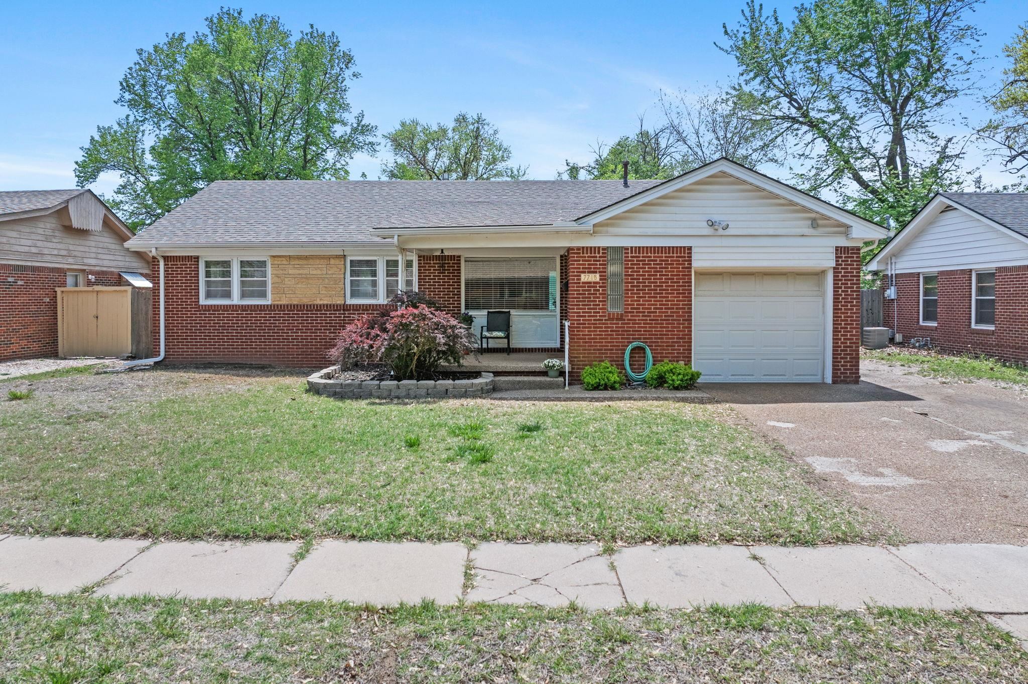 7715 E Clay Property Photo