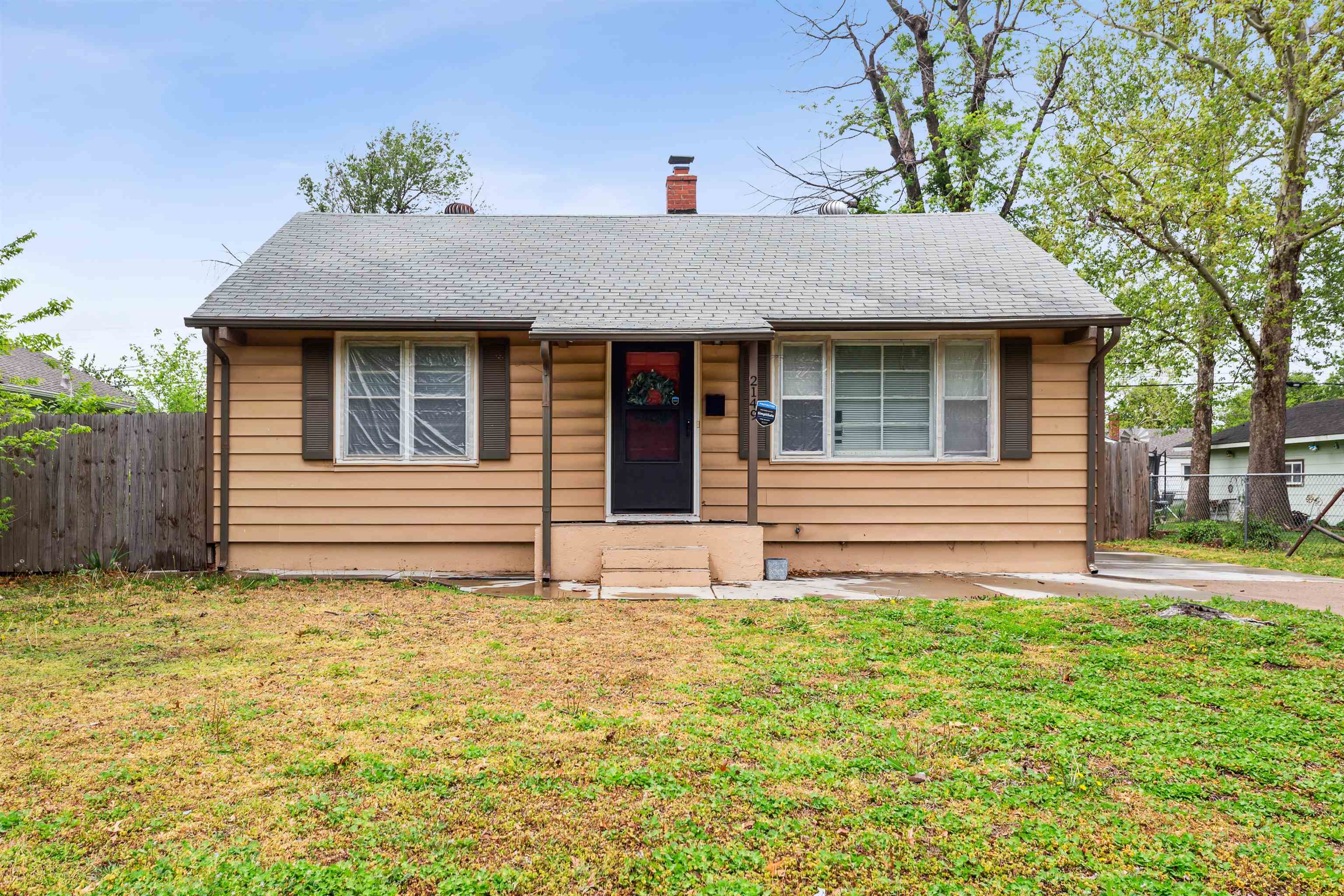 2149 S Victoria St Property Photo
