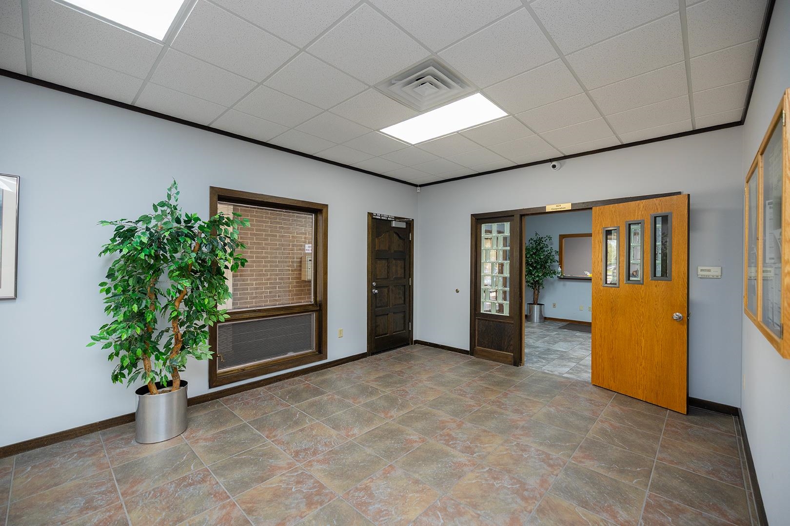 1020 N Main Property Photo 6