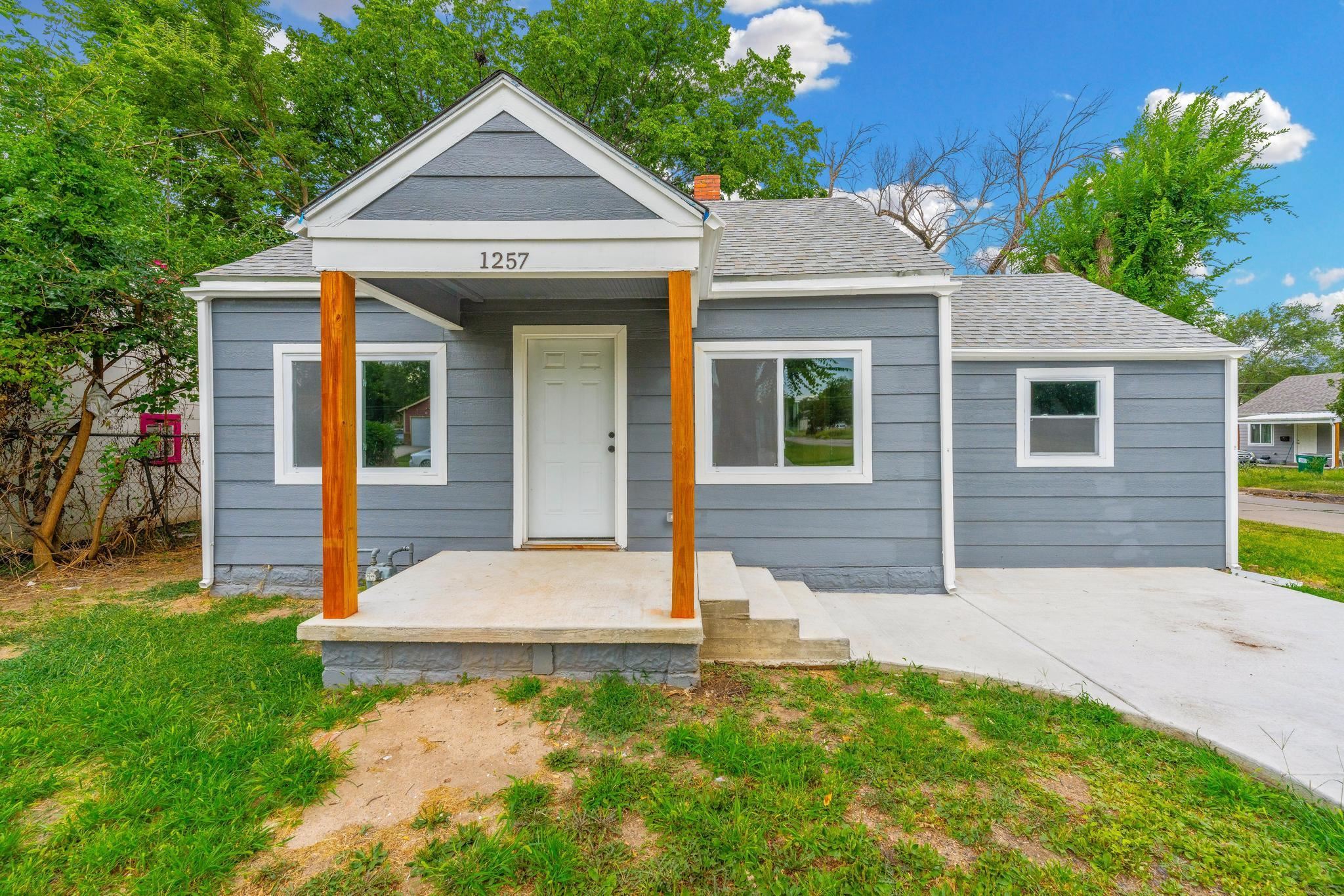 1257 N Green St Property Photo