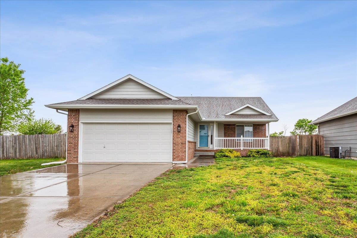 1429 Redbud Ct Property Photo
