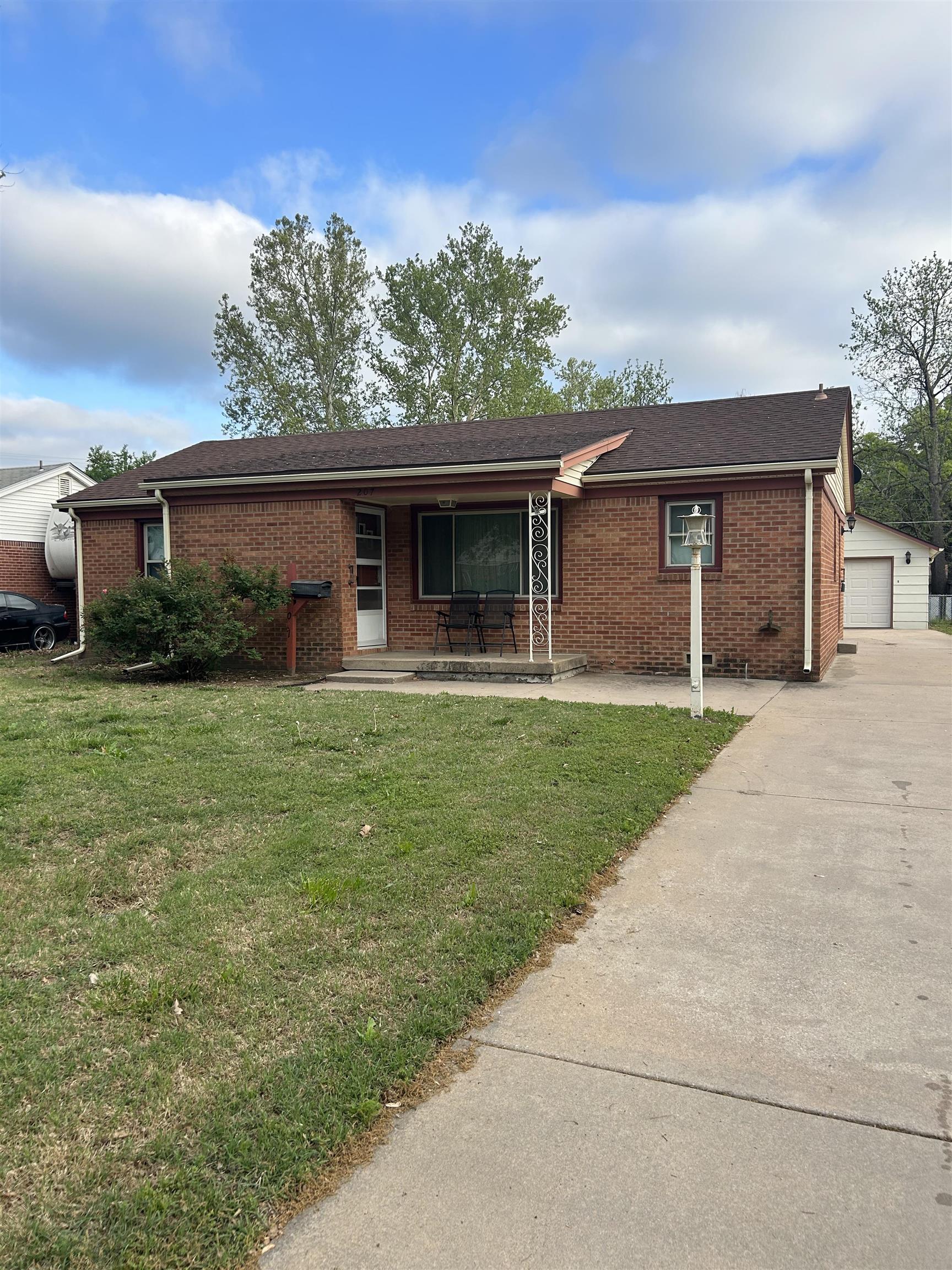 207 Fager Dr Property Photo