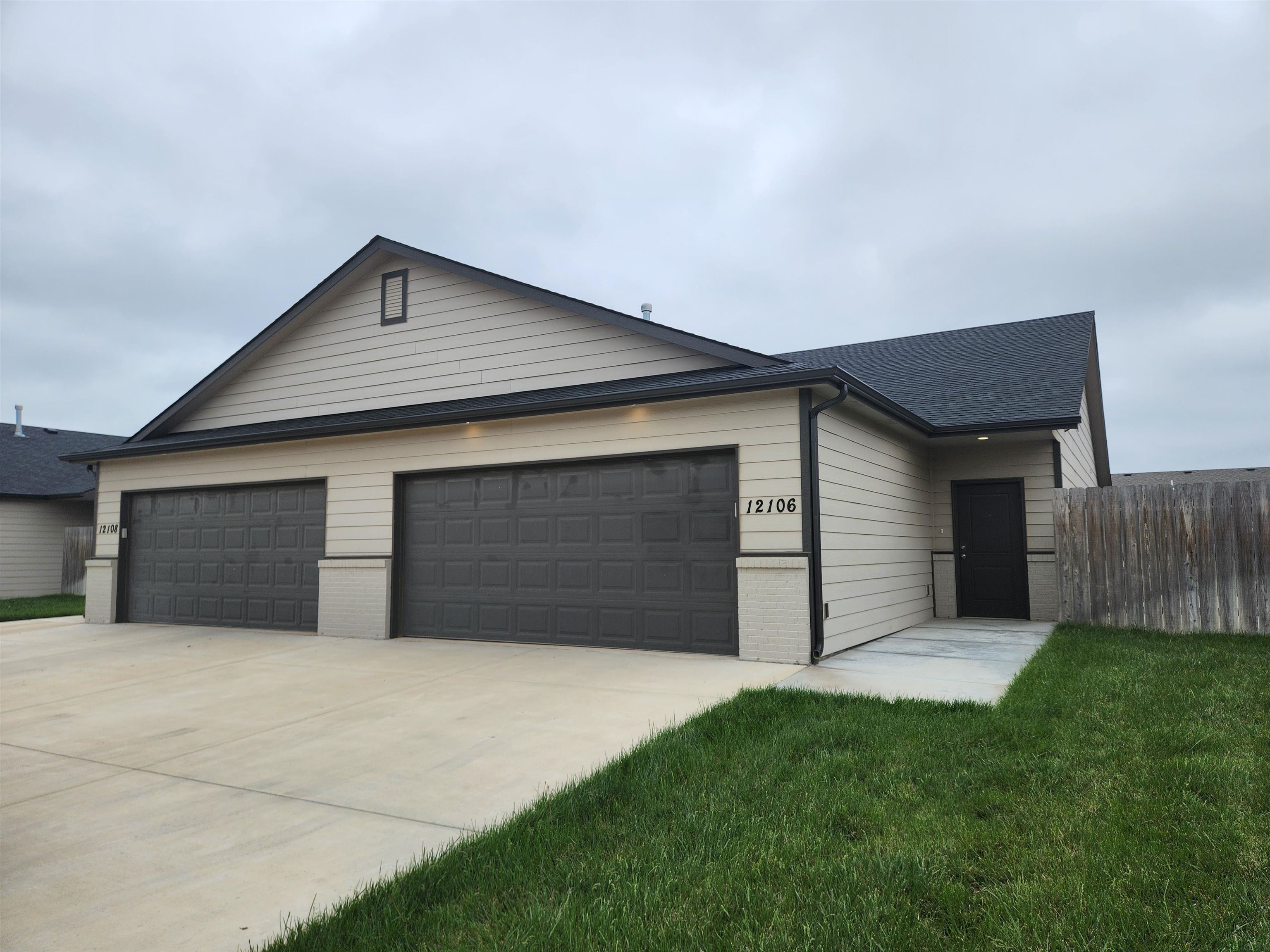 12106 W Fontana Street Property Photo
