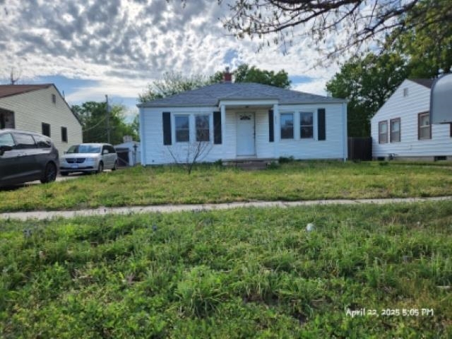 2211 S Pattie Avenue Property Photo