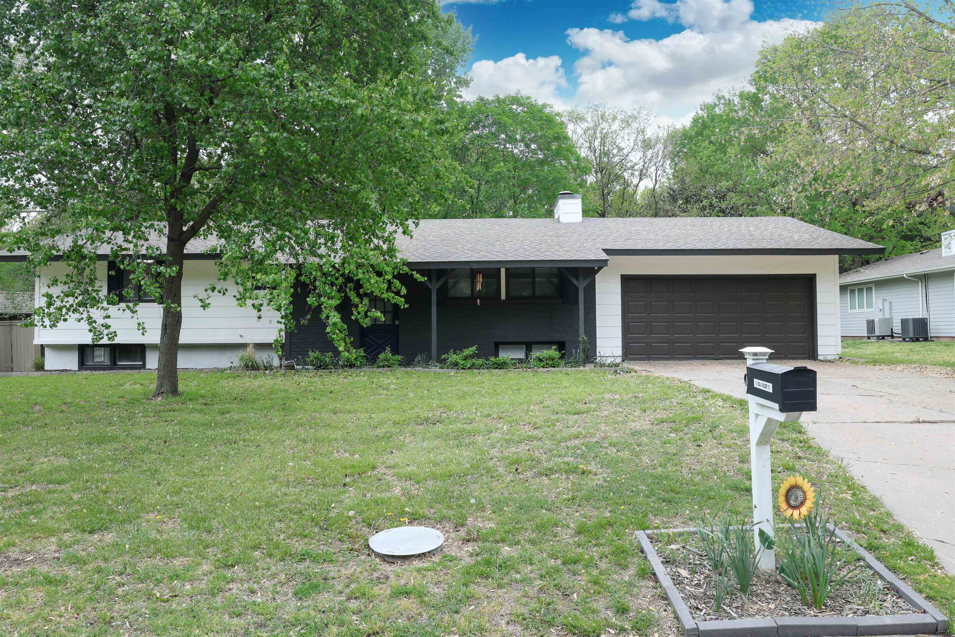 9 Regal Crescent St Property Photo