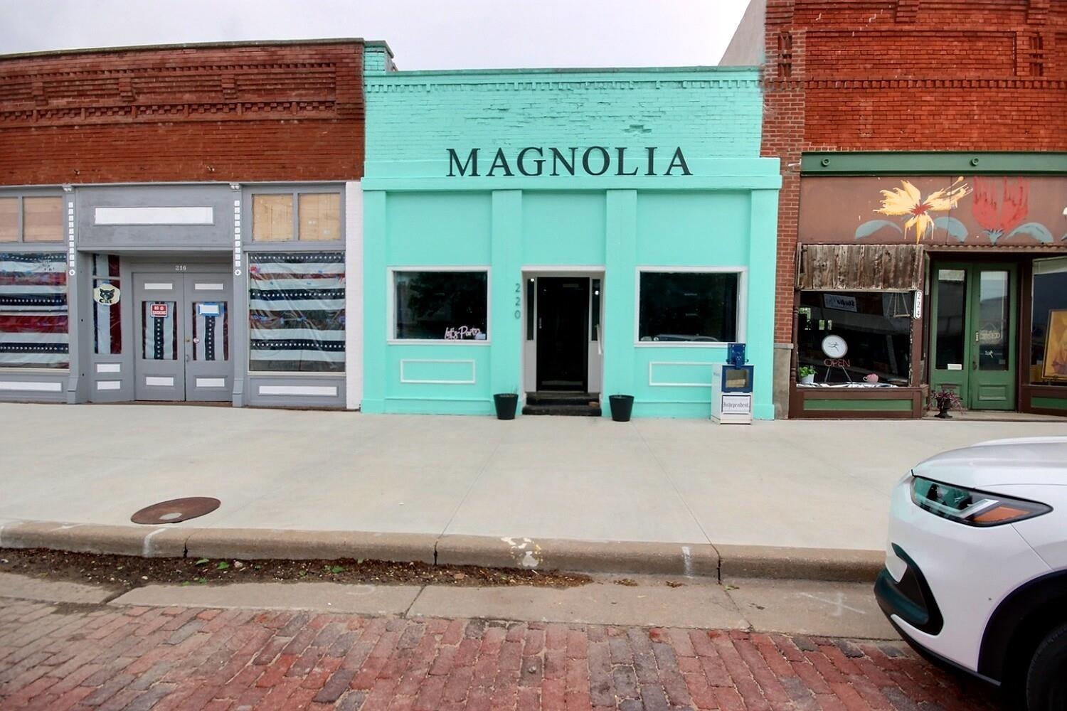 220 Main St Property Photo 1