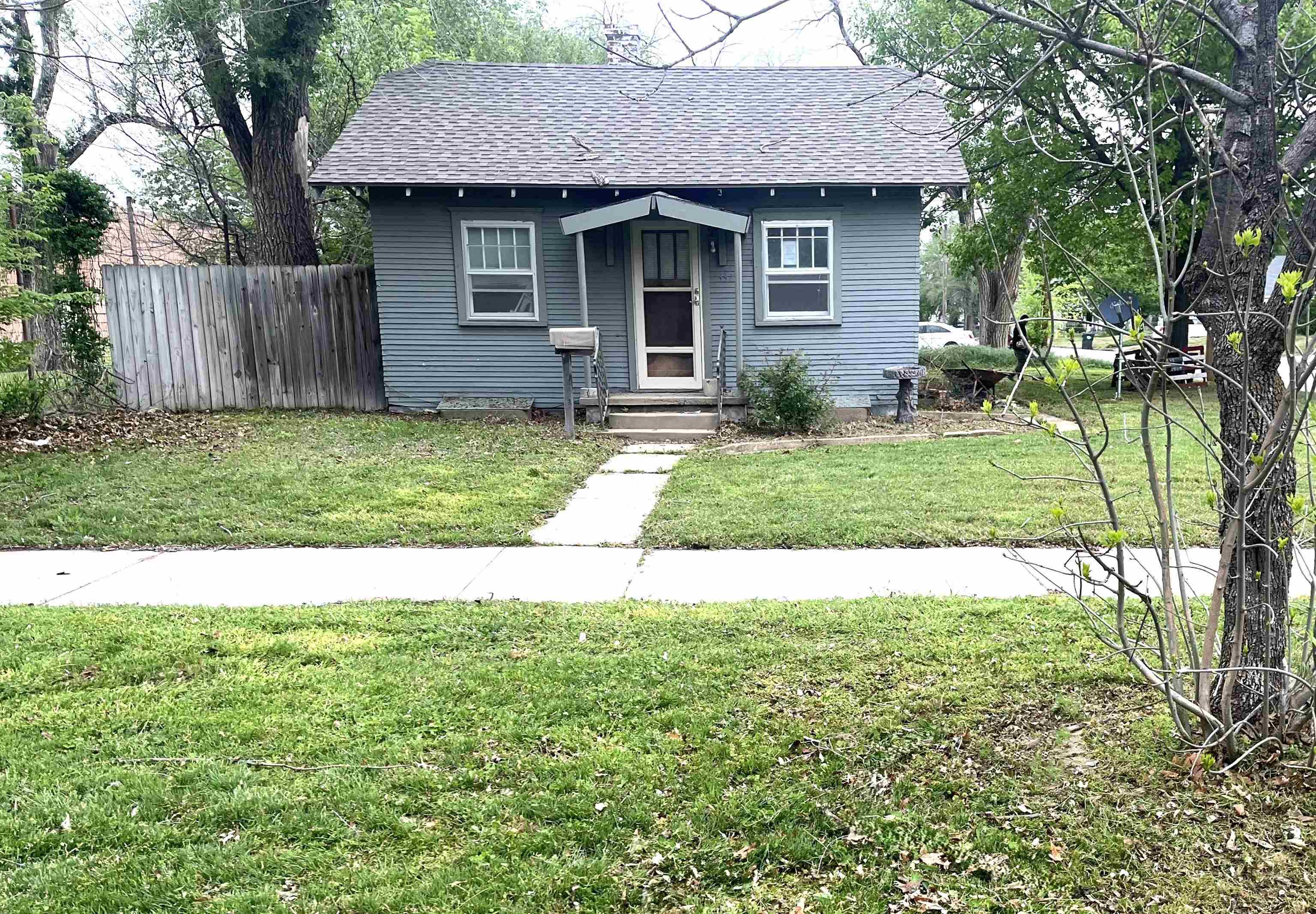 332 E 9th St Property Photo