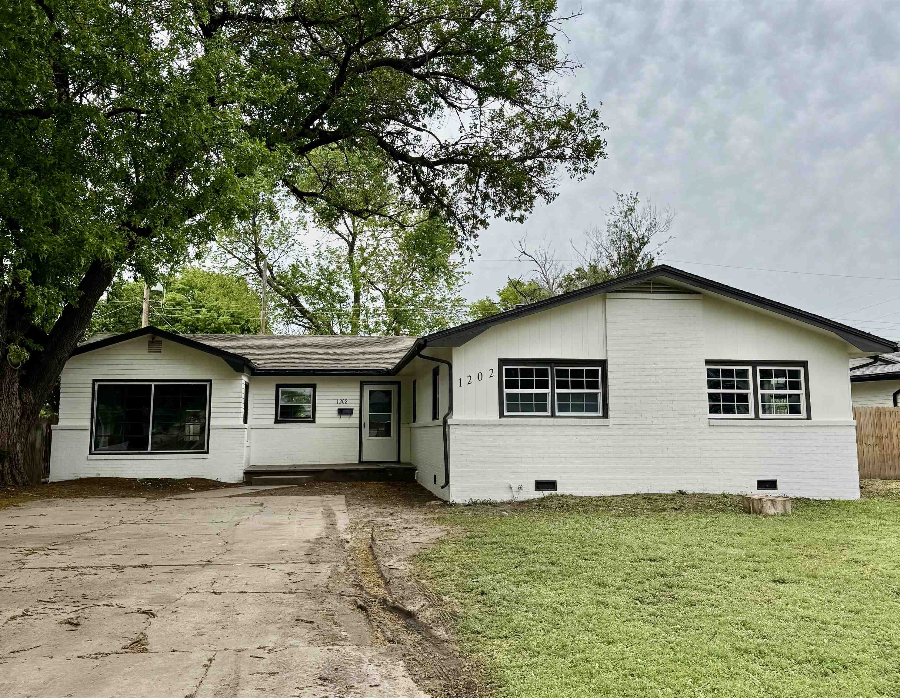 1202 W Casado Property Photo