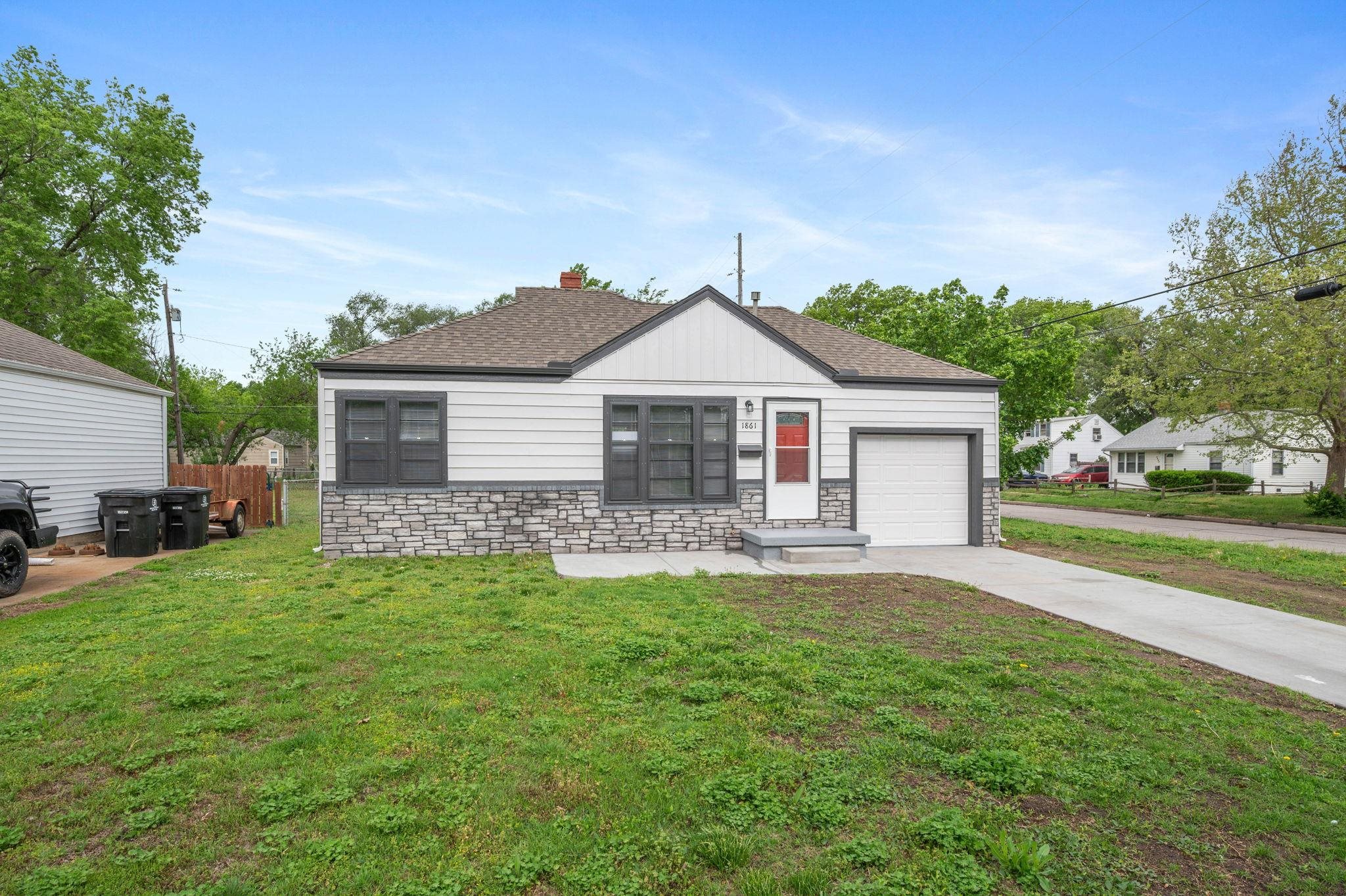 1861 N Litchfield Property Photo 1
