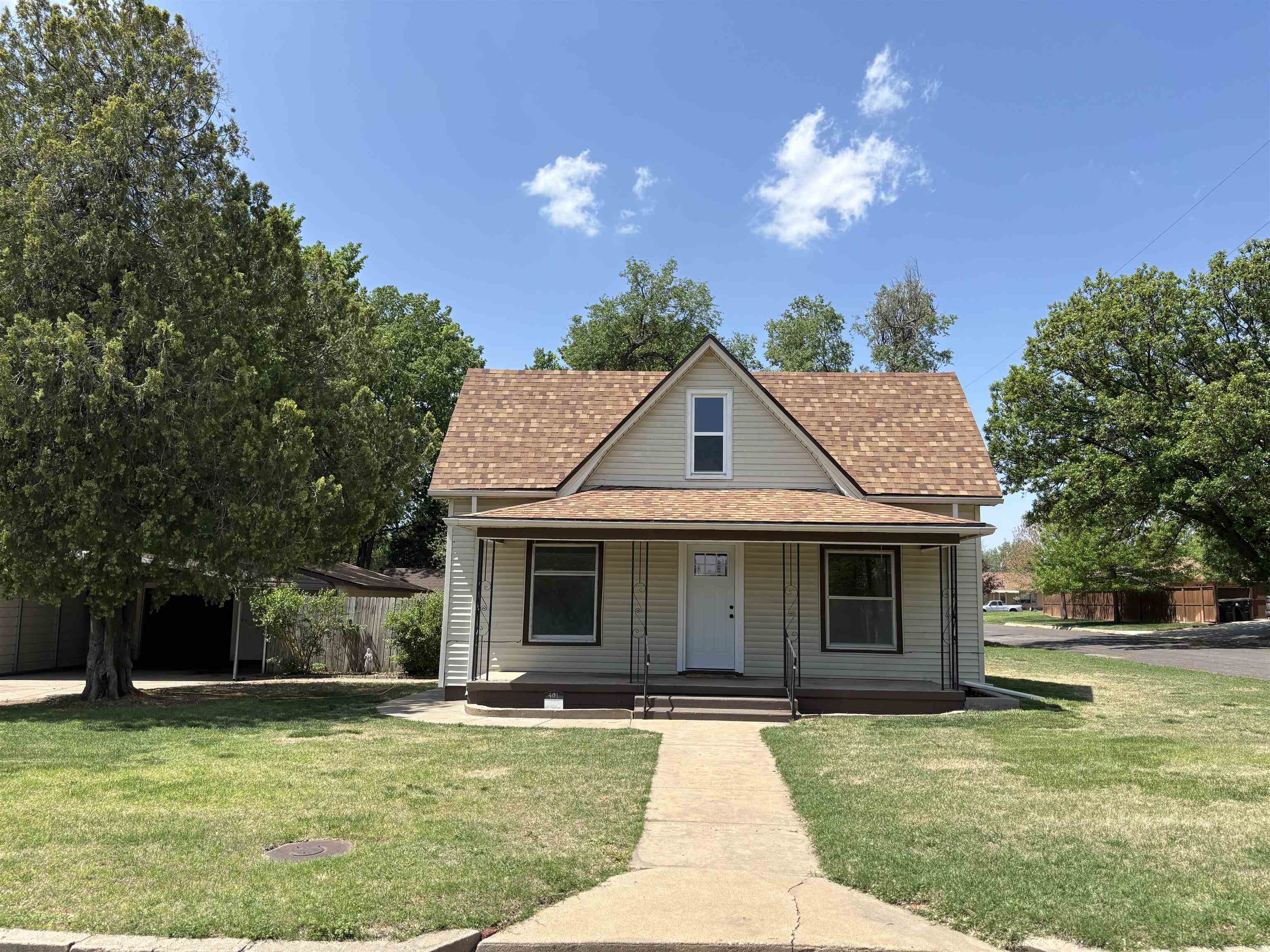 401 S New St Property Photo 1
